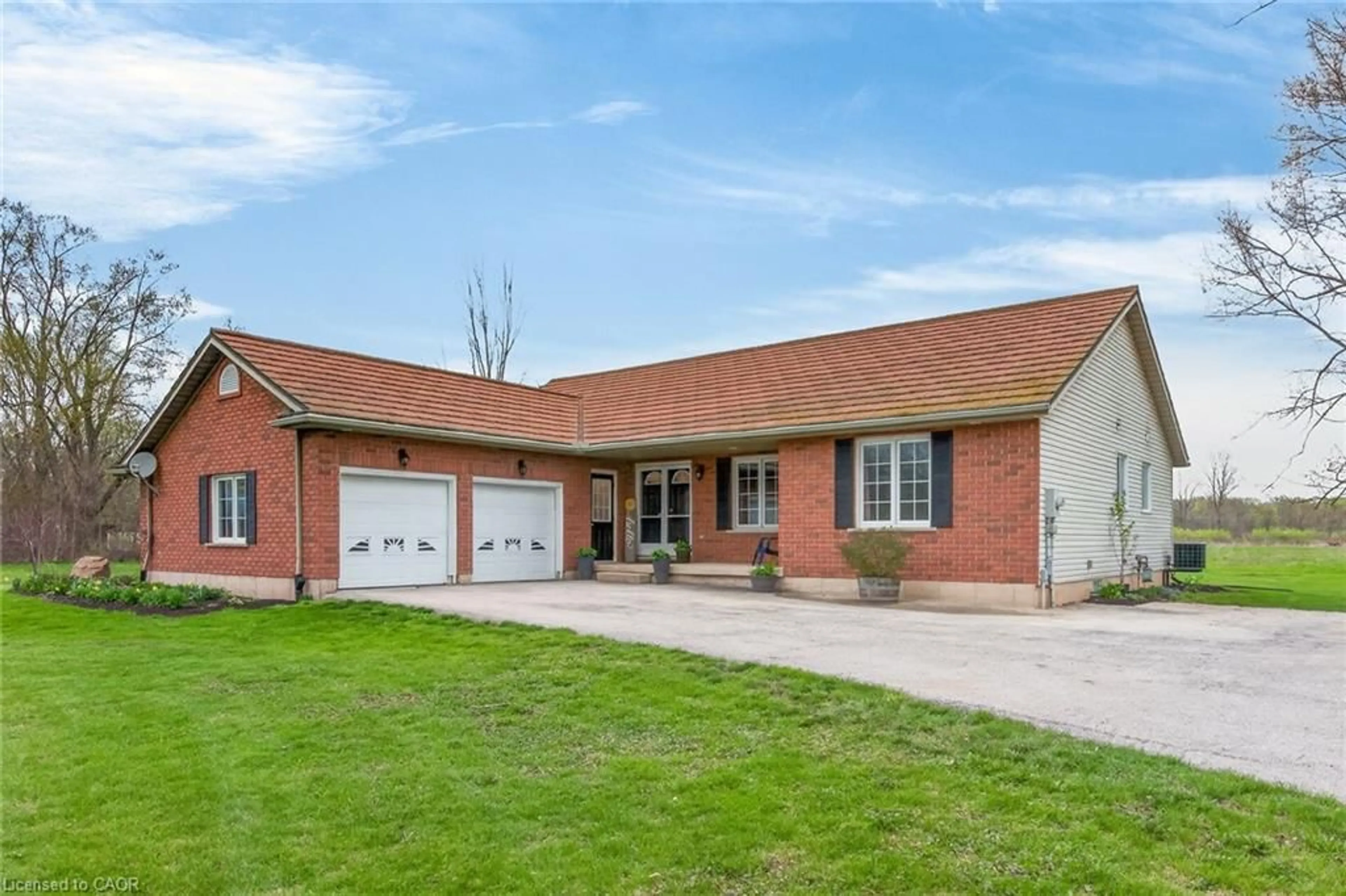 Home with brick exterior material, building for 8151 Highway 3, Dunnville Ontario N1A 2W4