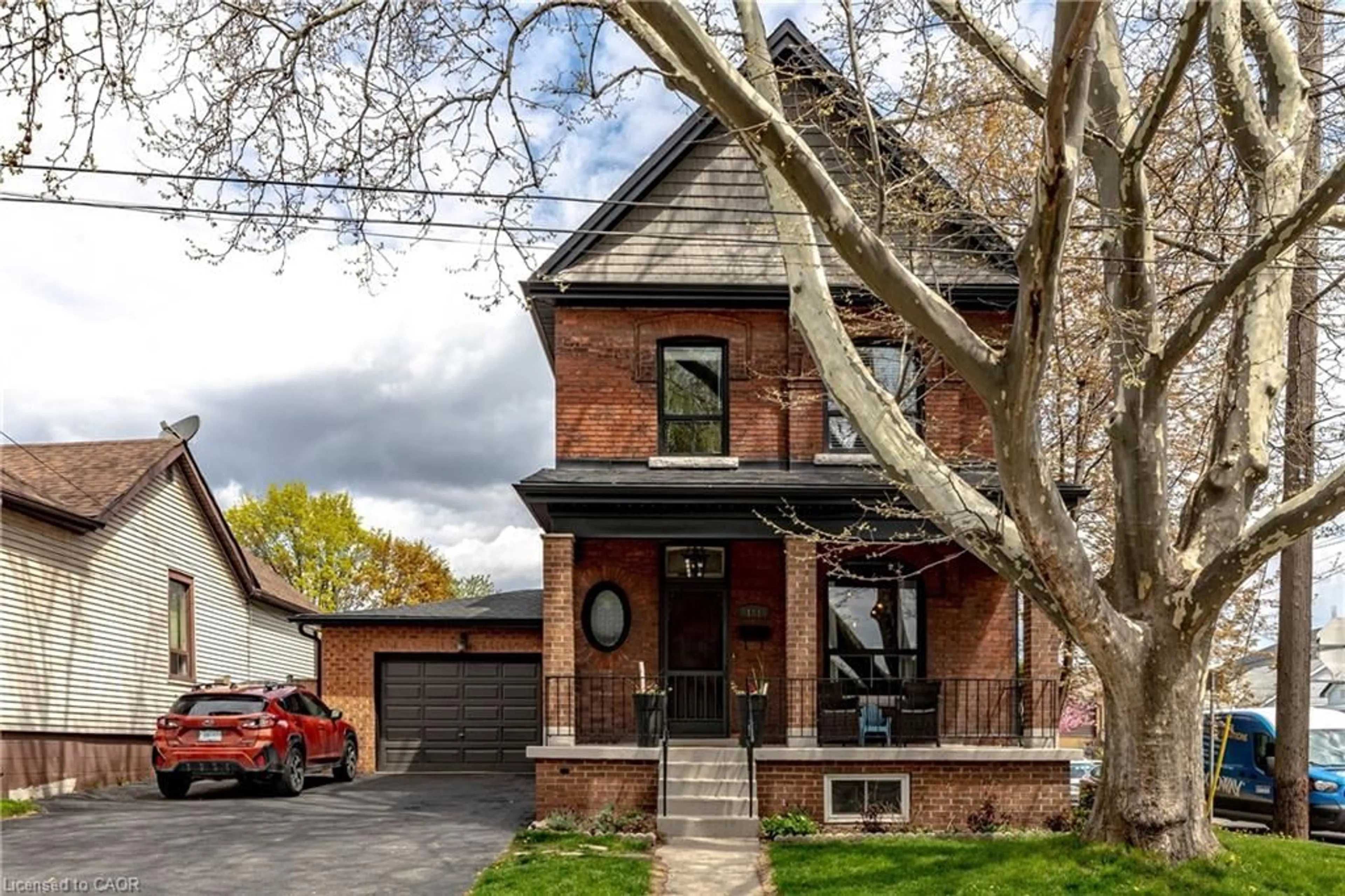 Home with brick exterior material, street for 181 Simcoe St, Hamilton Ontario L8L 3N7