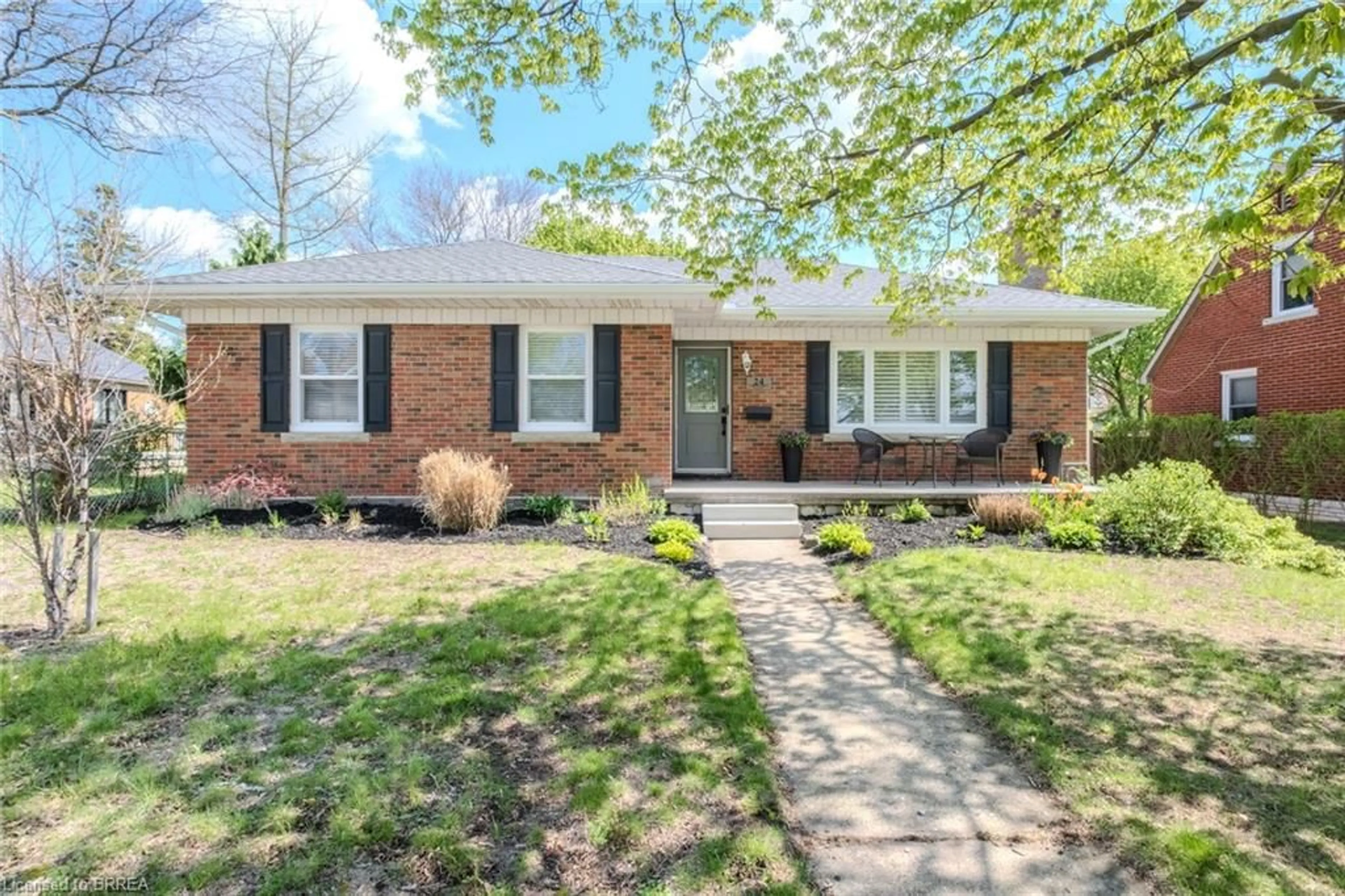 Home with brick exterior material, street for 24 Franklin St, Brantford Ontario N3R 1S8