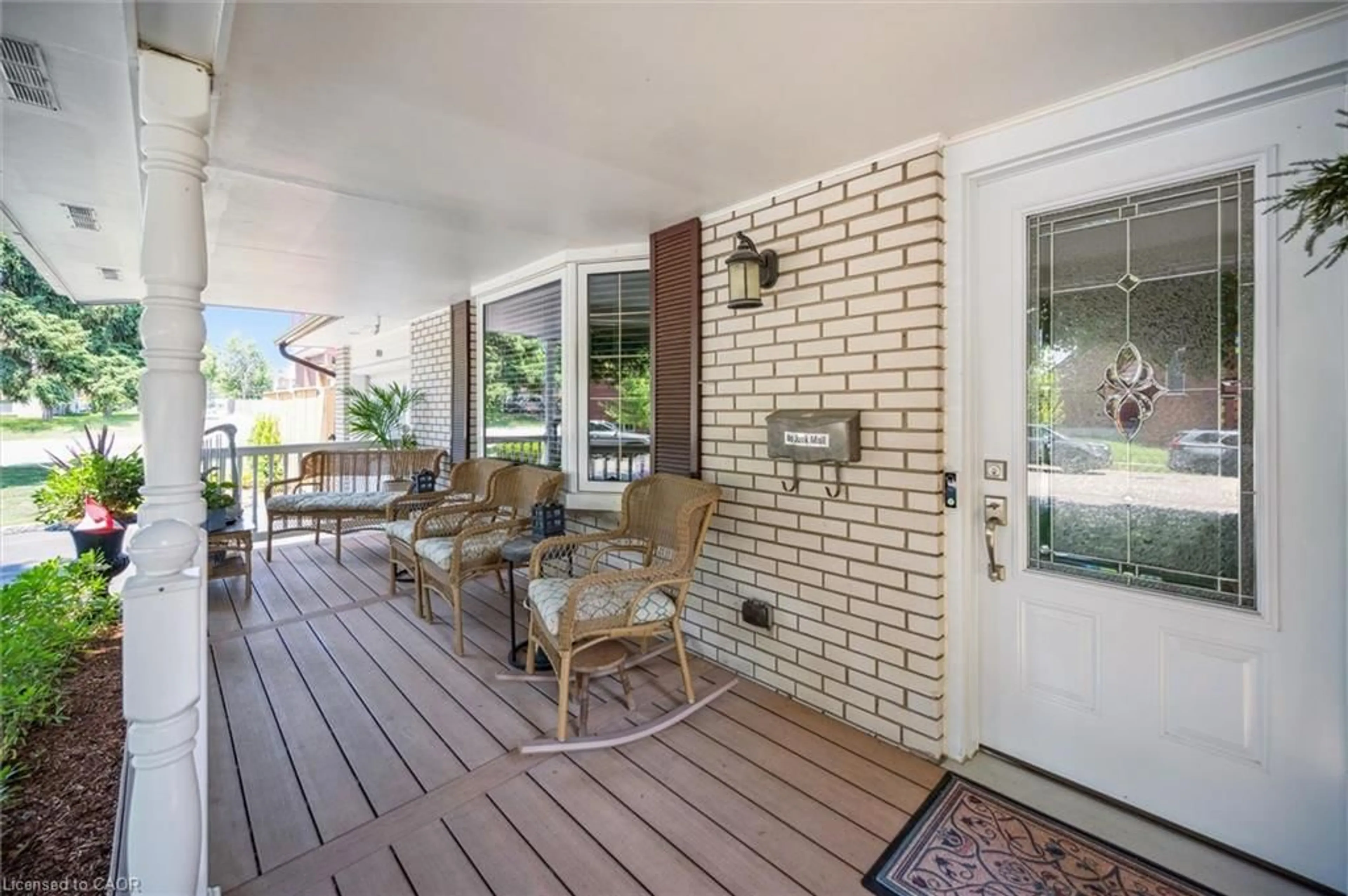 Patio, street for 574 Sprucehill Ave, Waterloo Ontario N2L 4V9