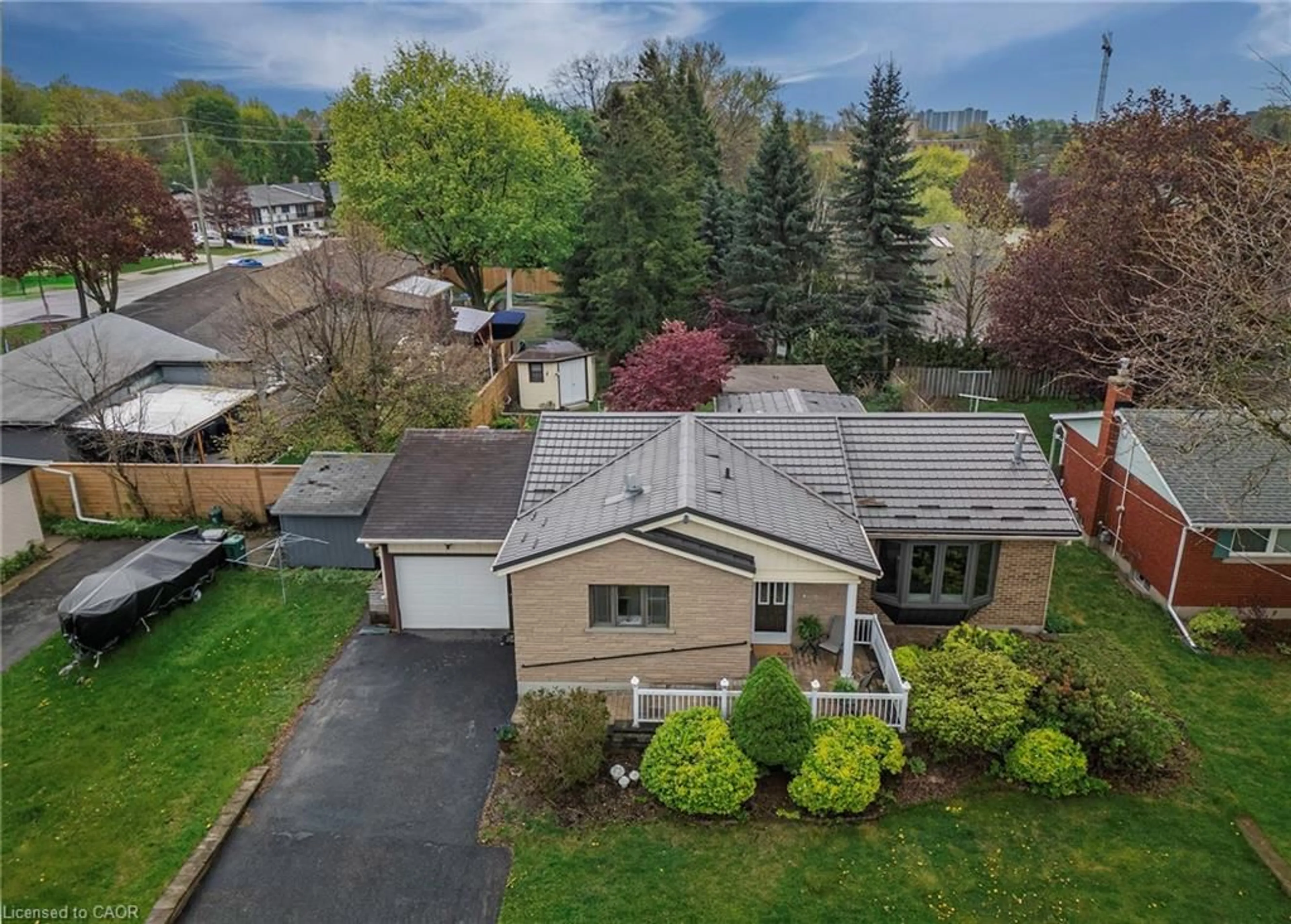 A pic from outside/outdoor area/front of a property/back of a property/a pic from drone, street for 149 Trafalgar Ave, Kitchener Ontario N2A 1Z5