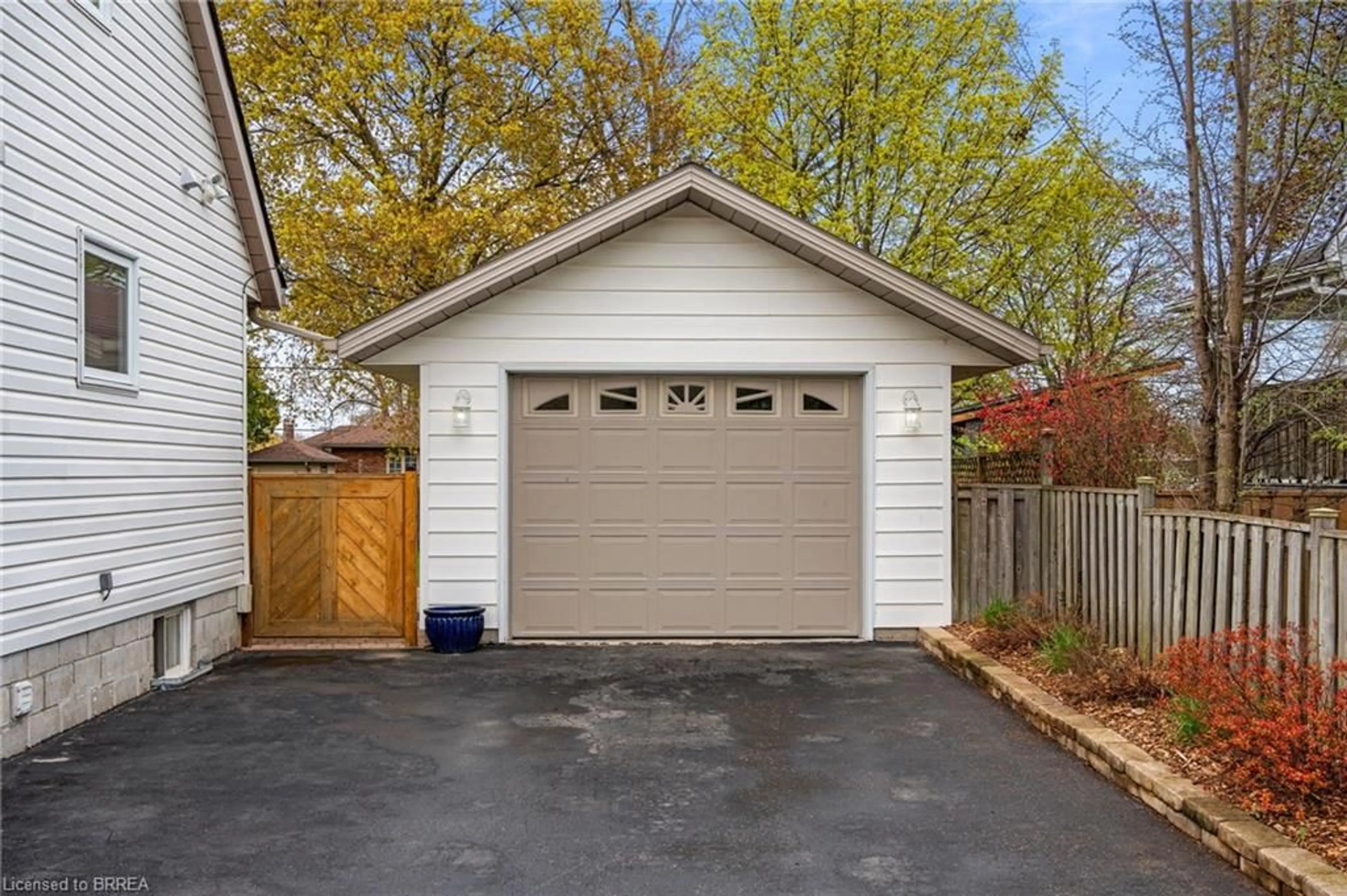 Indoor garage for 7 Northalaton St, Brantford Ontario N3R 2B3
