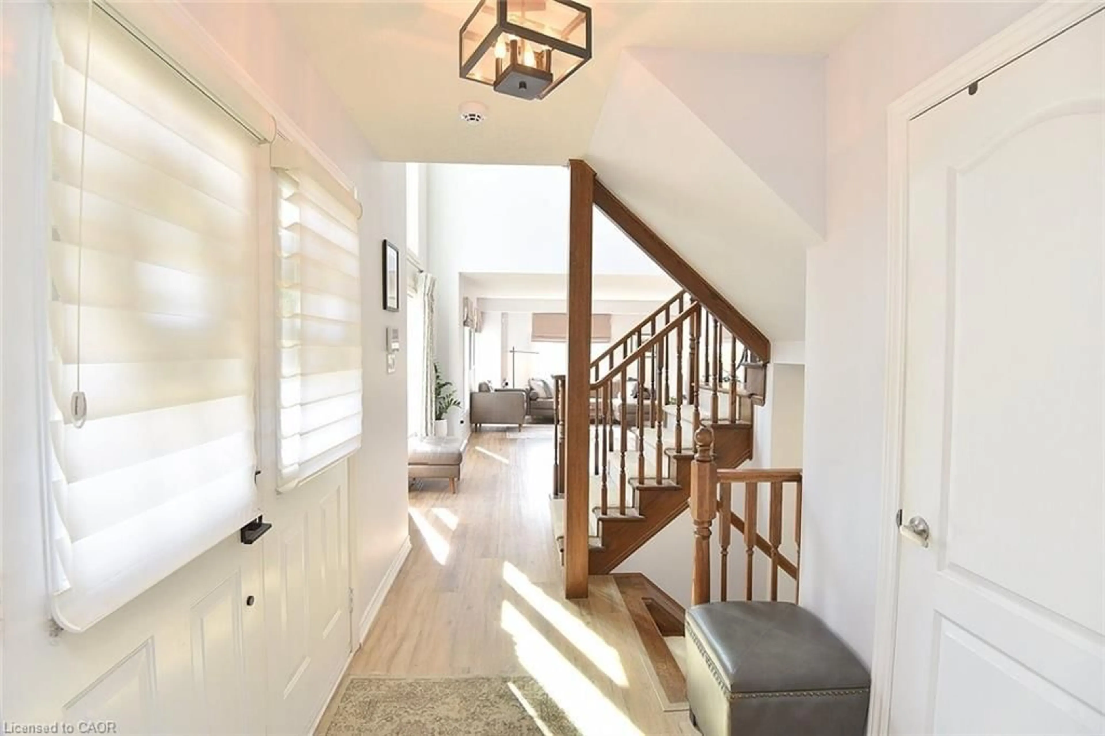 Indoor entryway for 39 Panabaker Dr #7, Ancaster Ontario L9G 0A2