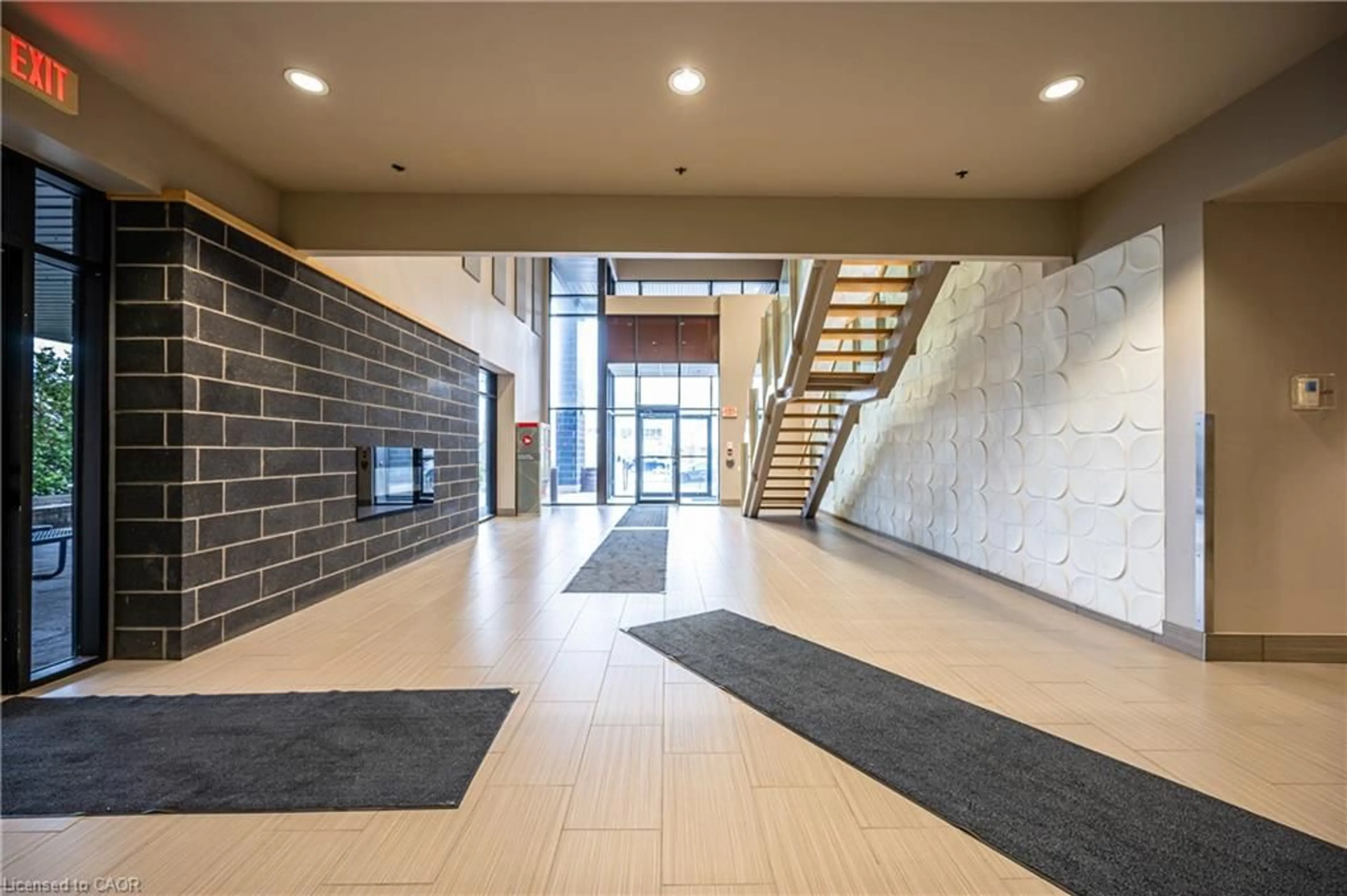 Indoor foyer for 8 Hickory St #404, Waterloo Ontario N2L 3H6