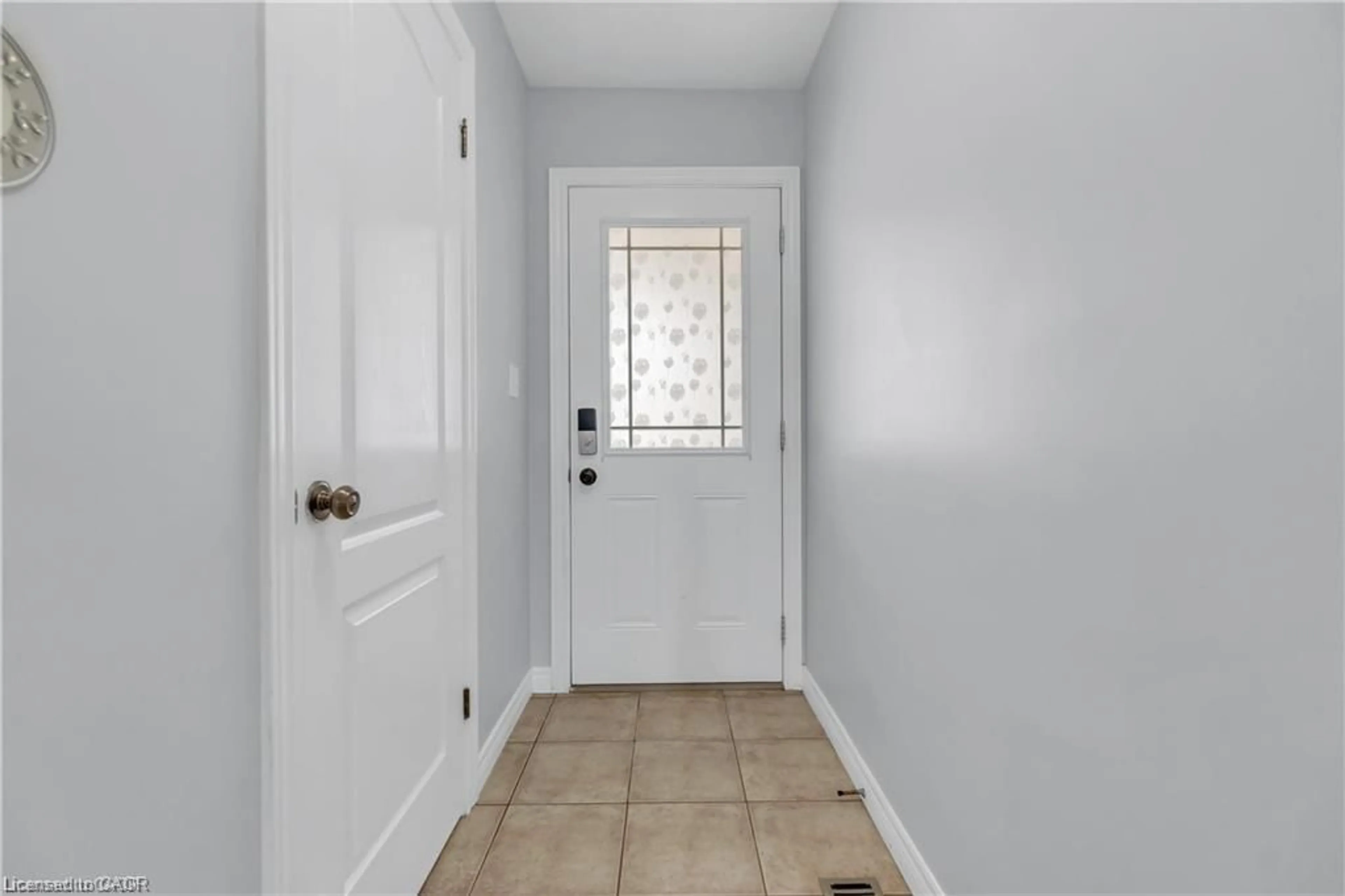 Indoor entryway for 48 Clough Cres, Guelph Ontario N1L 0G1