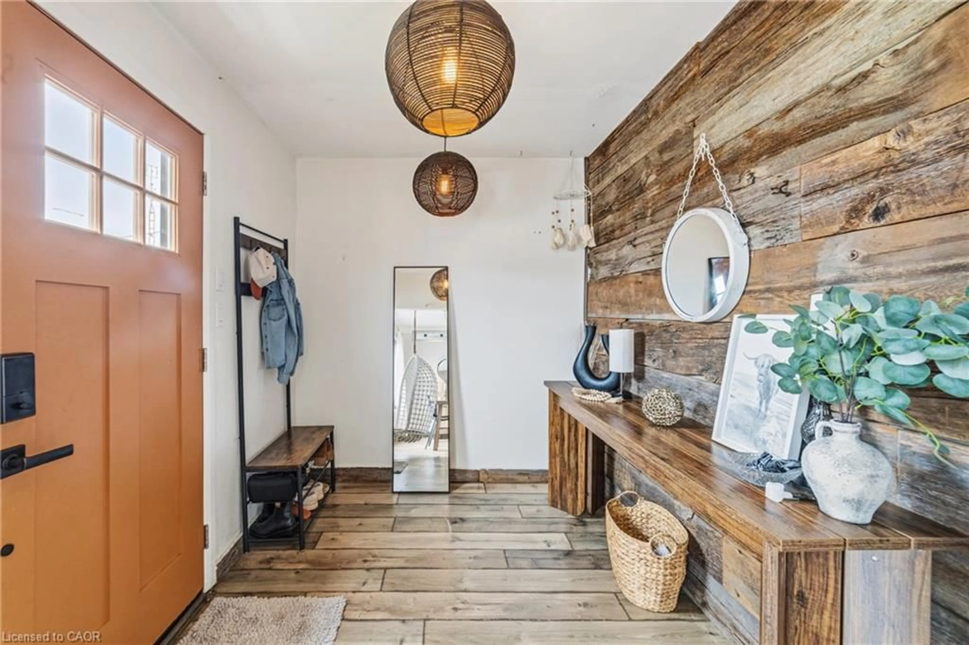 Indoor entryway for 2 Fagan St, Haldimand Ontario N0A 1L0