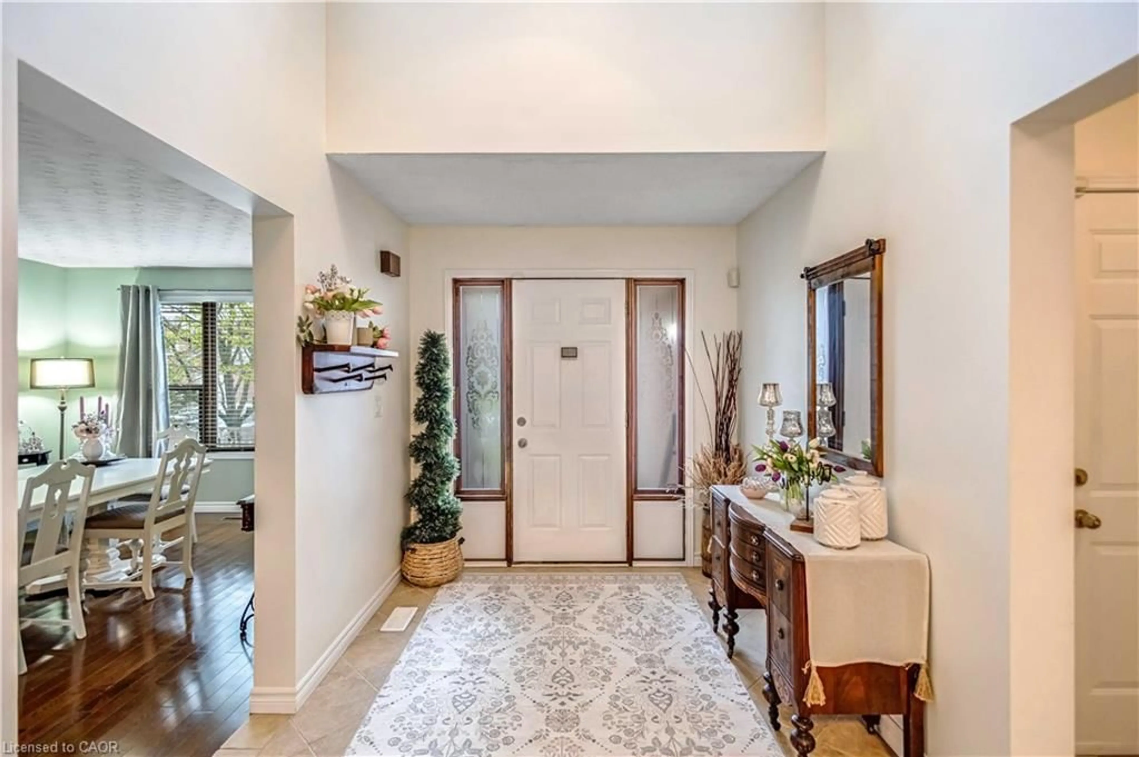Indoor entryway for 74 Josephine Dr, Hamilton Ontario L9B 2B7