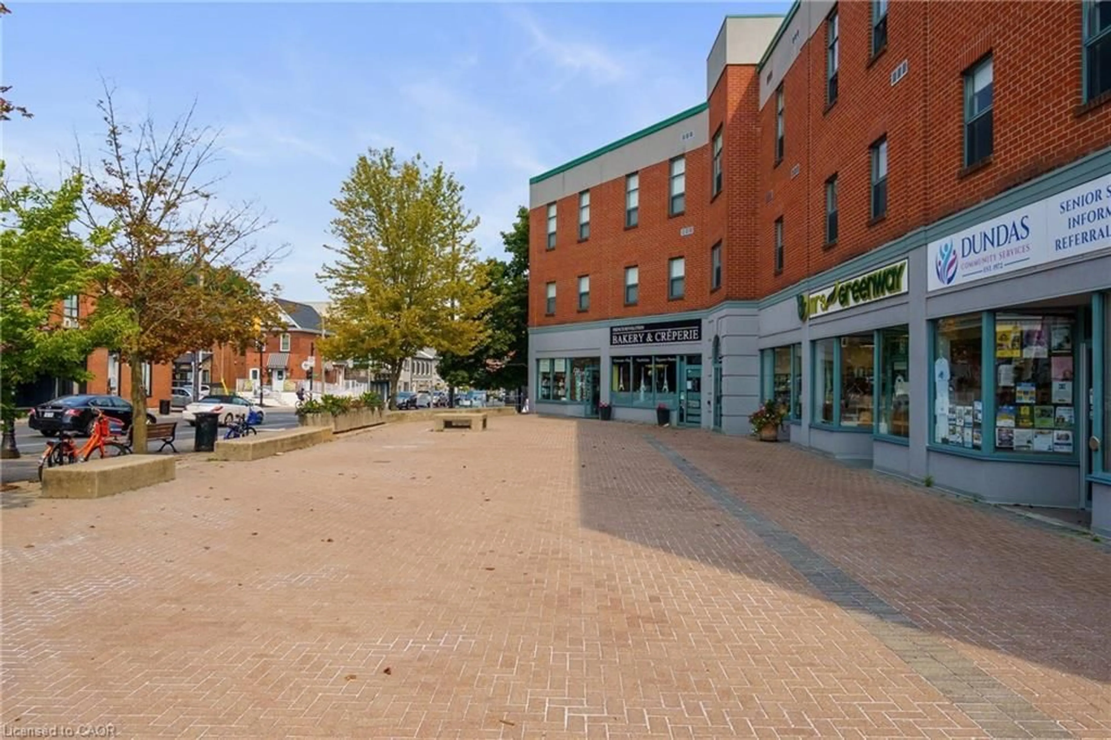Patio, street for 2 King St #207, Dundas Ontario L9H 6Z1