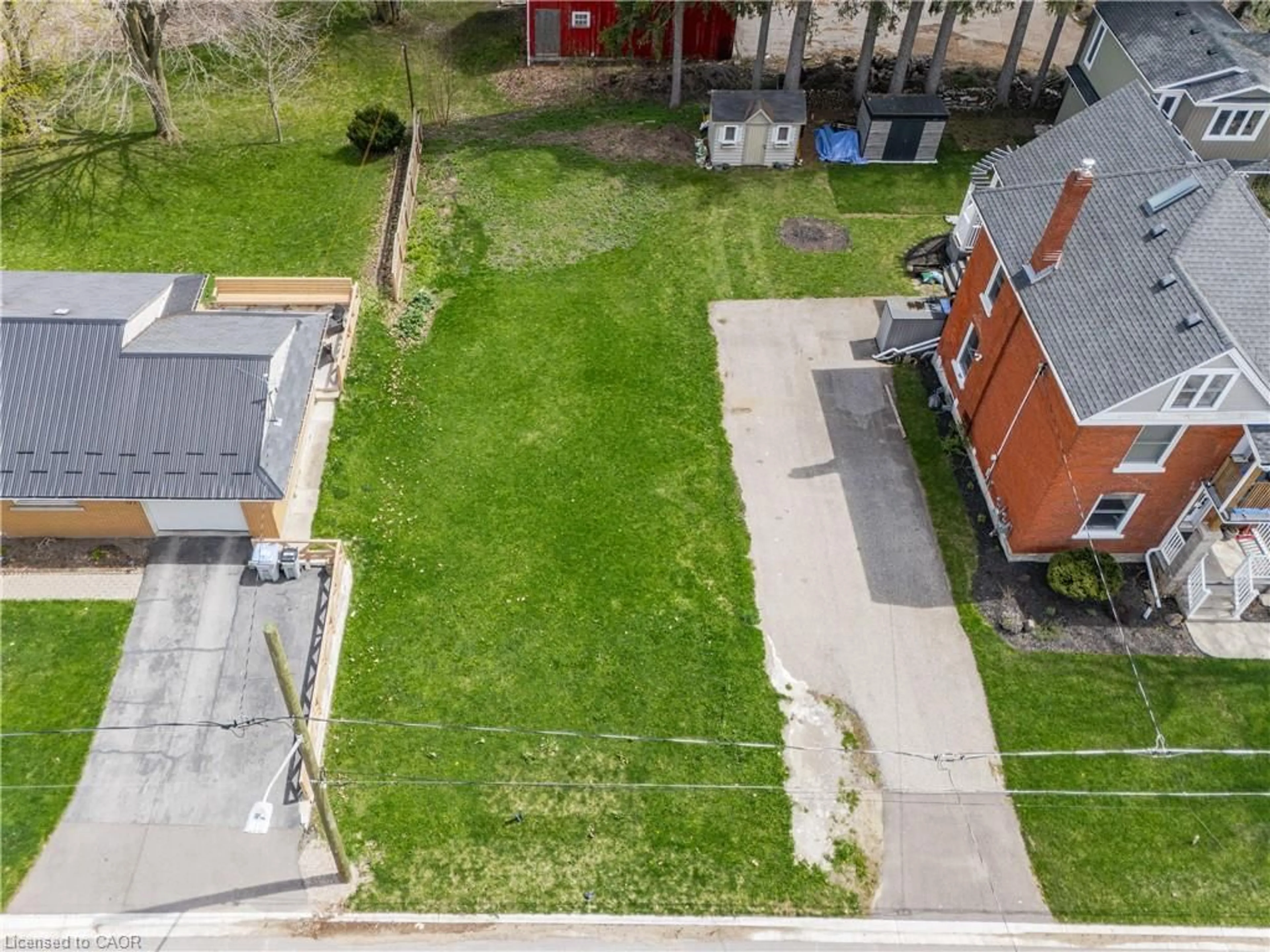 A pic from outside/outdoor area/front of a property/back of a property/a pic from drone, street for 5 St. Mary's St, Milverton Ontario N0K 1M0