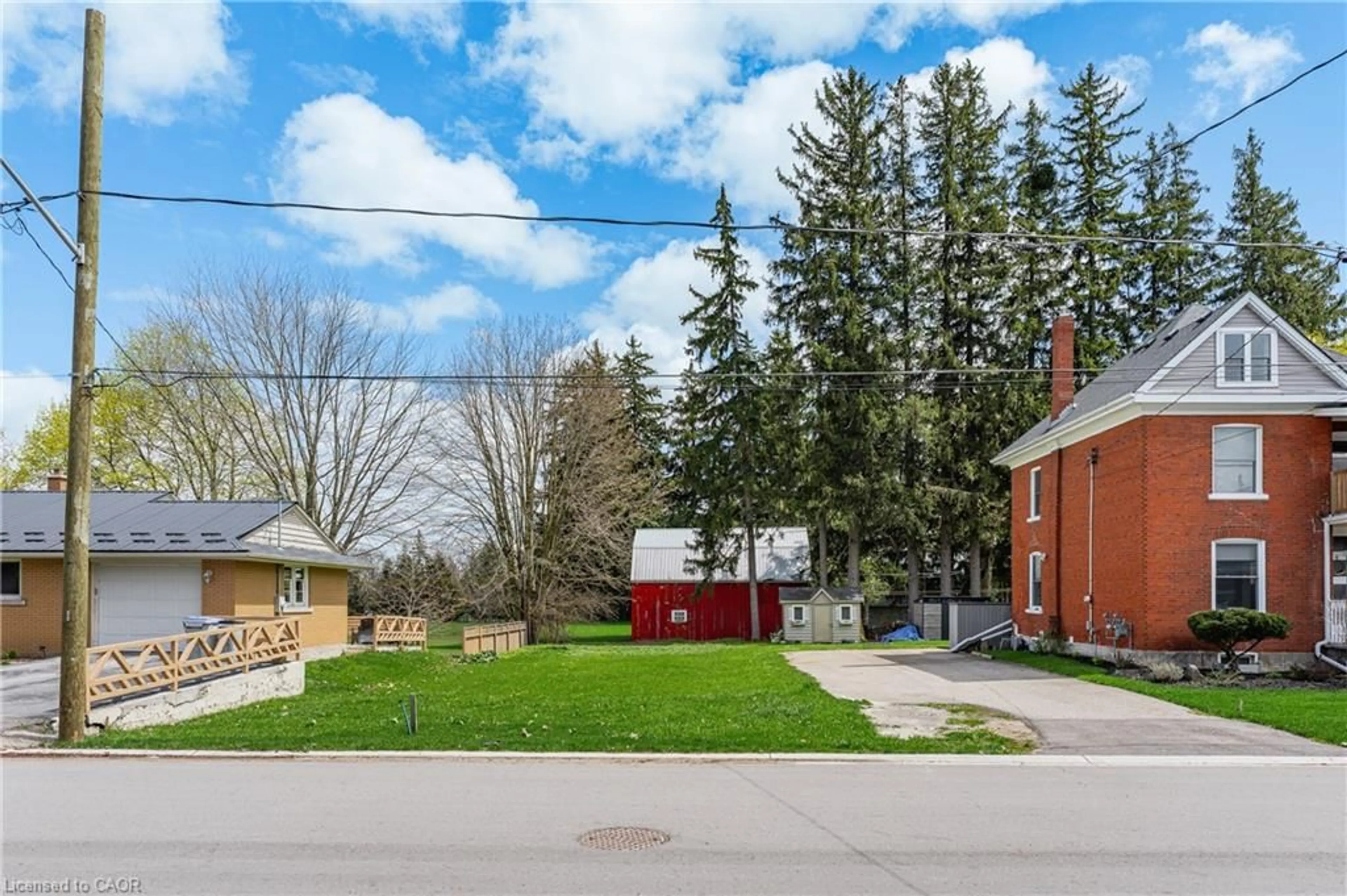 Patio, street for 5 St. Mary's St, Milverton Ontario N0K 1M0