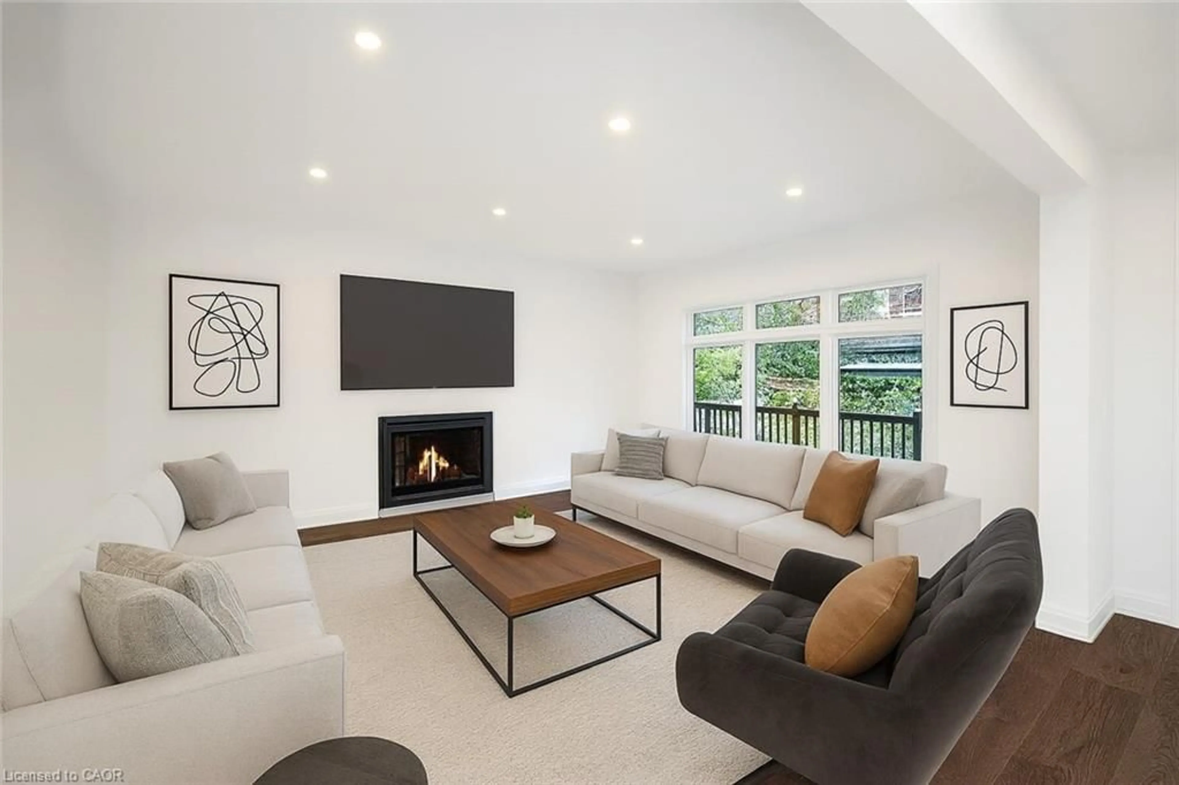Living room with furniture, unknown for 141 Margaret Ave, Stoney Creek Ontario L8J 3G7