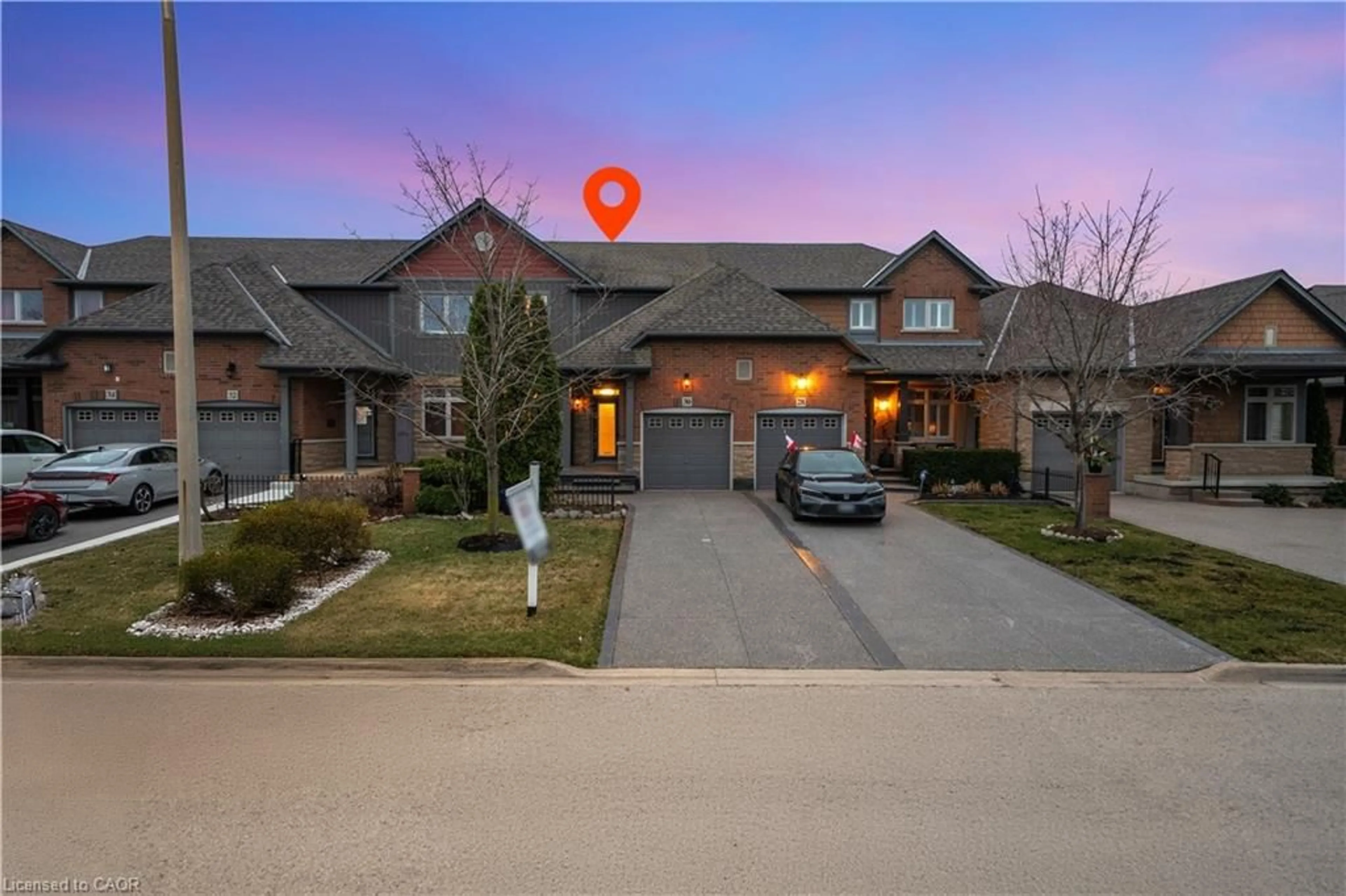 A pic from outside/outdoor area/front of a property/back of a property/a pic from drone, street for 30 Conrad Pl, Grimsby Ontario L3M 5S5
