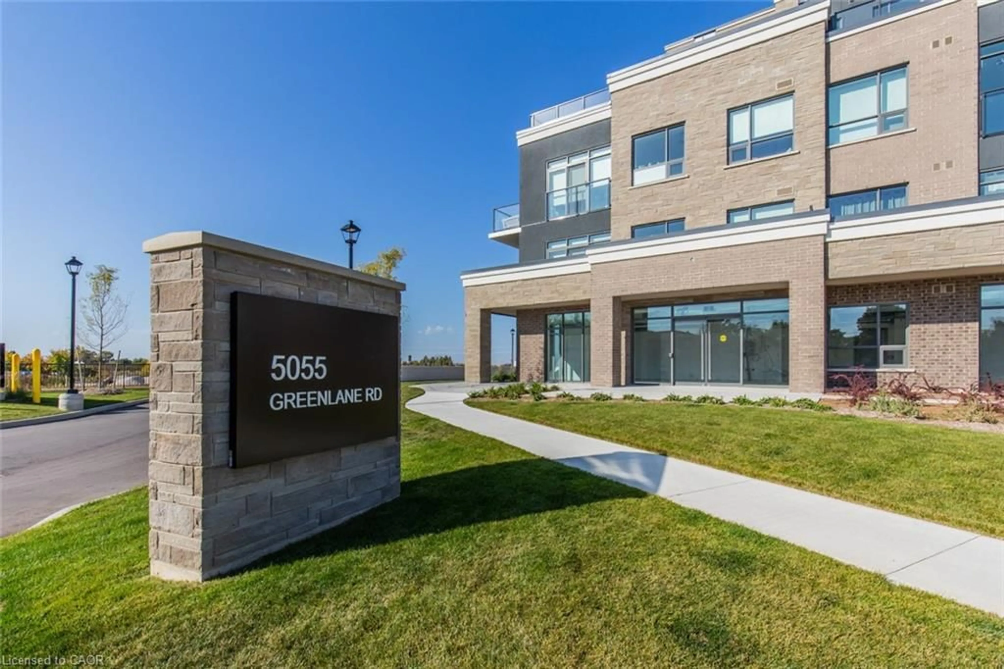 Home with brick exterior material, building for 5055 Greenlane Rd #611, Beamsville Ontario L0R 1B3
