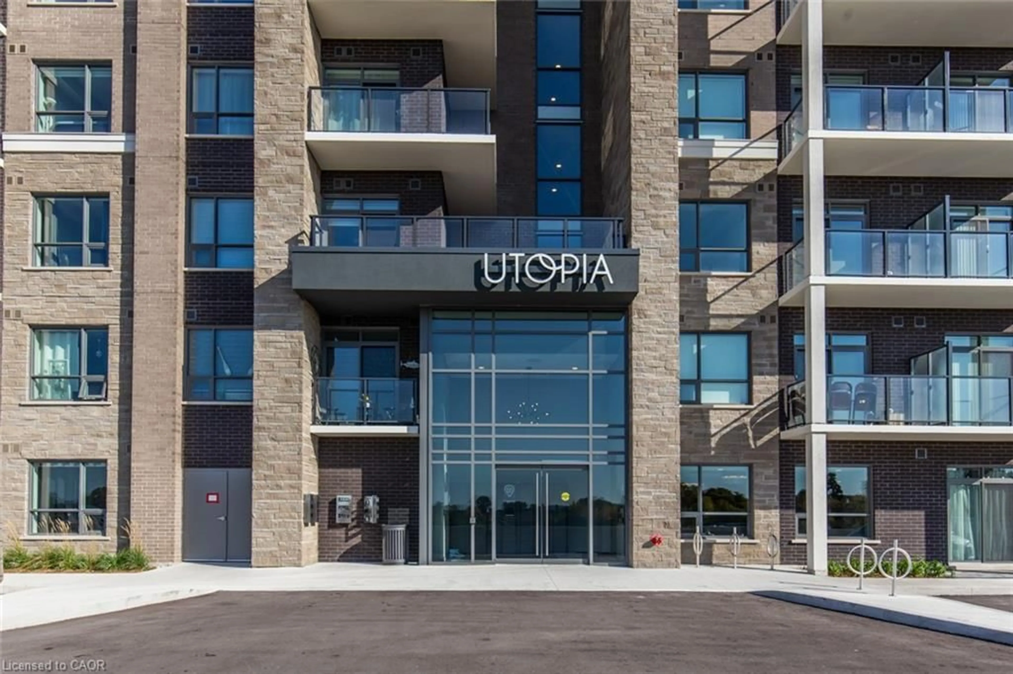 Indoor foyer for 5055 Greenlane Rd #611, Beamsville Ontario L0R 1B3