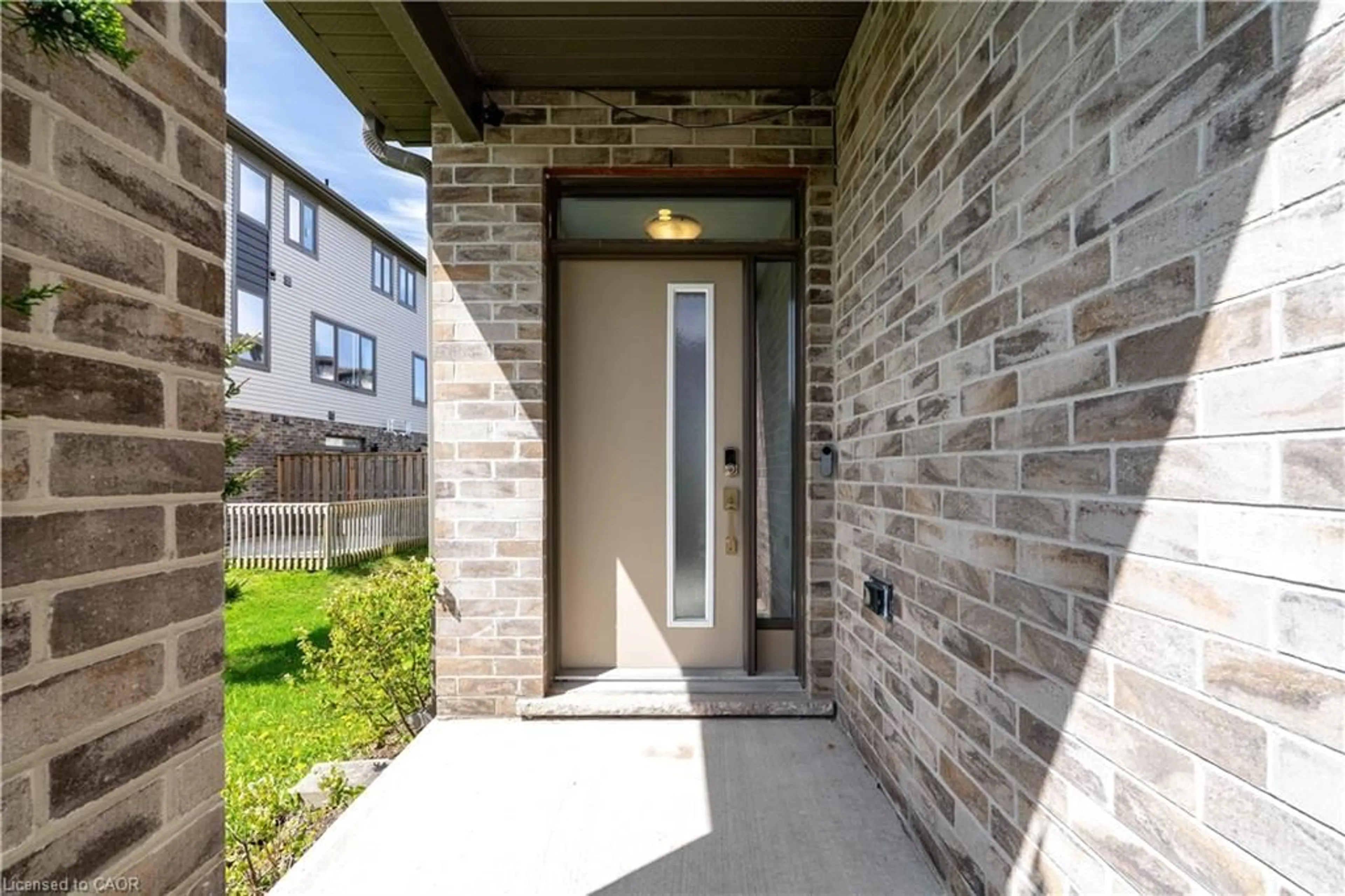 Indoor entryway for 2060 Meadowgate Blvd, London Ontario N6M 0H5