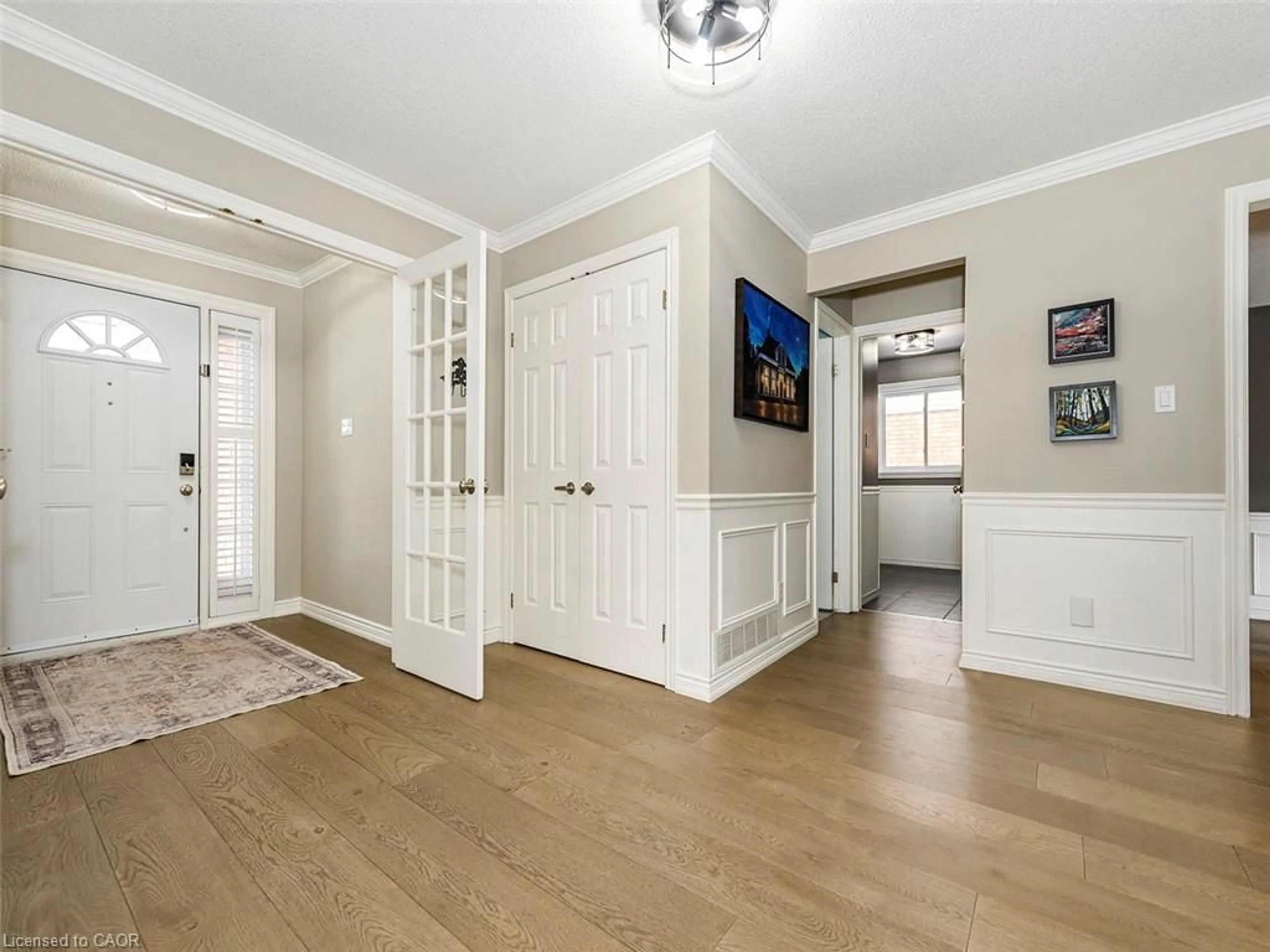 Indoor entryway for 19 Galley Rd, Ancaster Ontario L9G 4S8