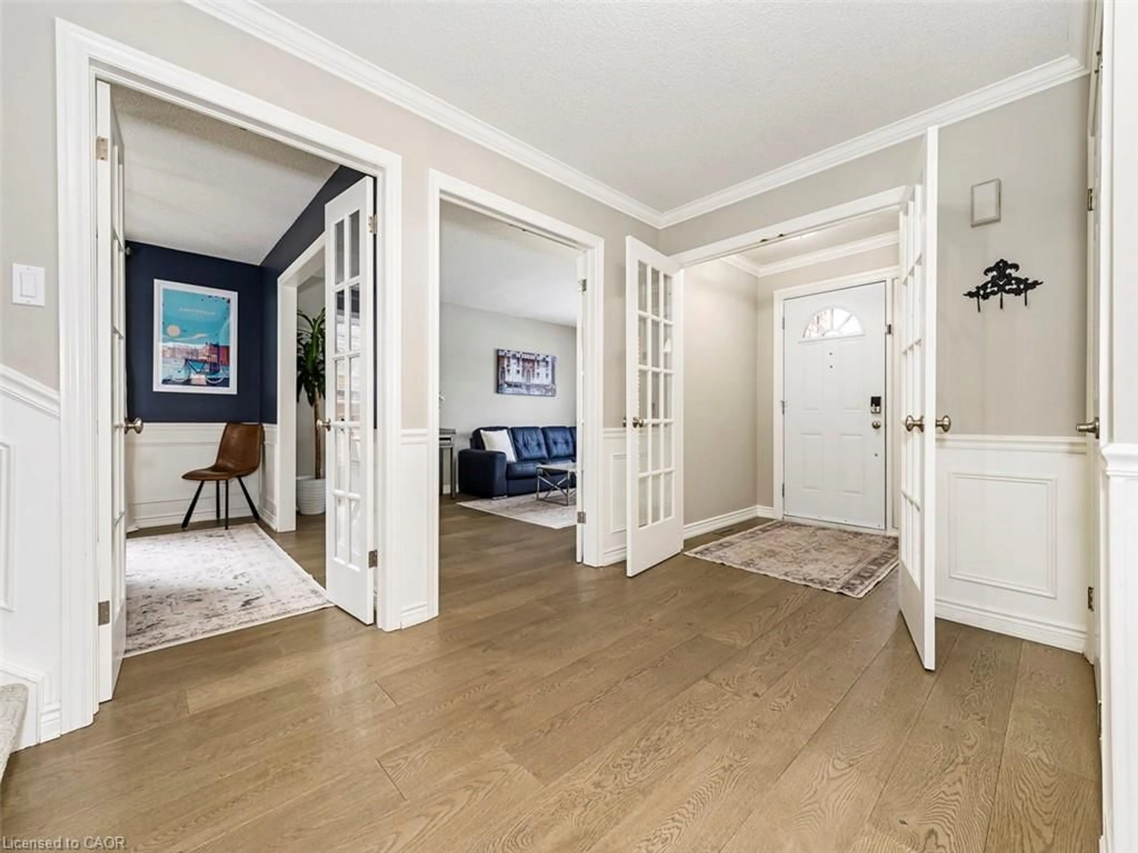 Indoor entryway for 19 Galley Rd, Ancaster Ontario L9G 4S8