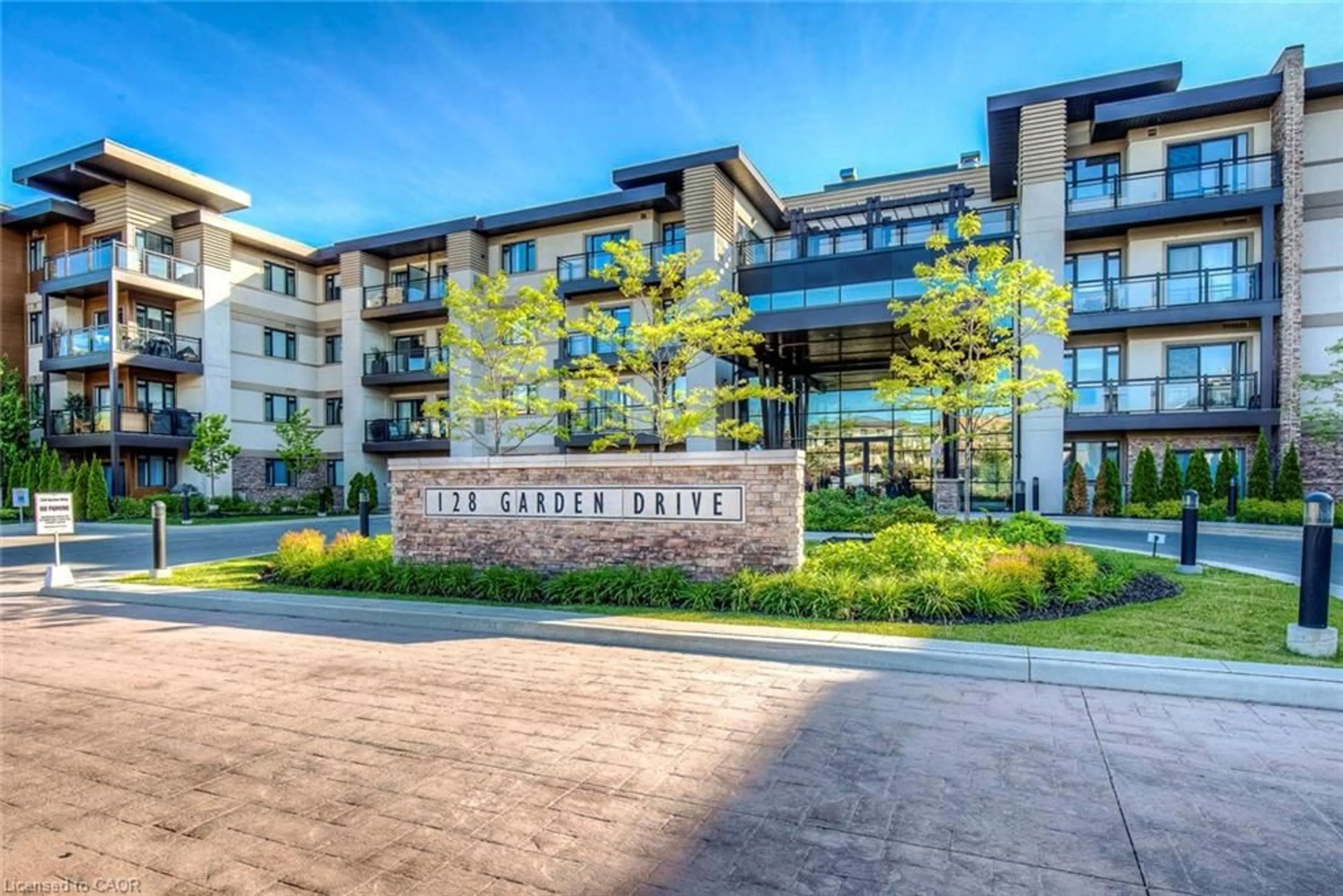 Unknown for 128 Garden Dr, Oakville Ontario L6K 0H7