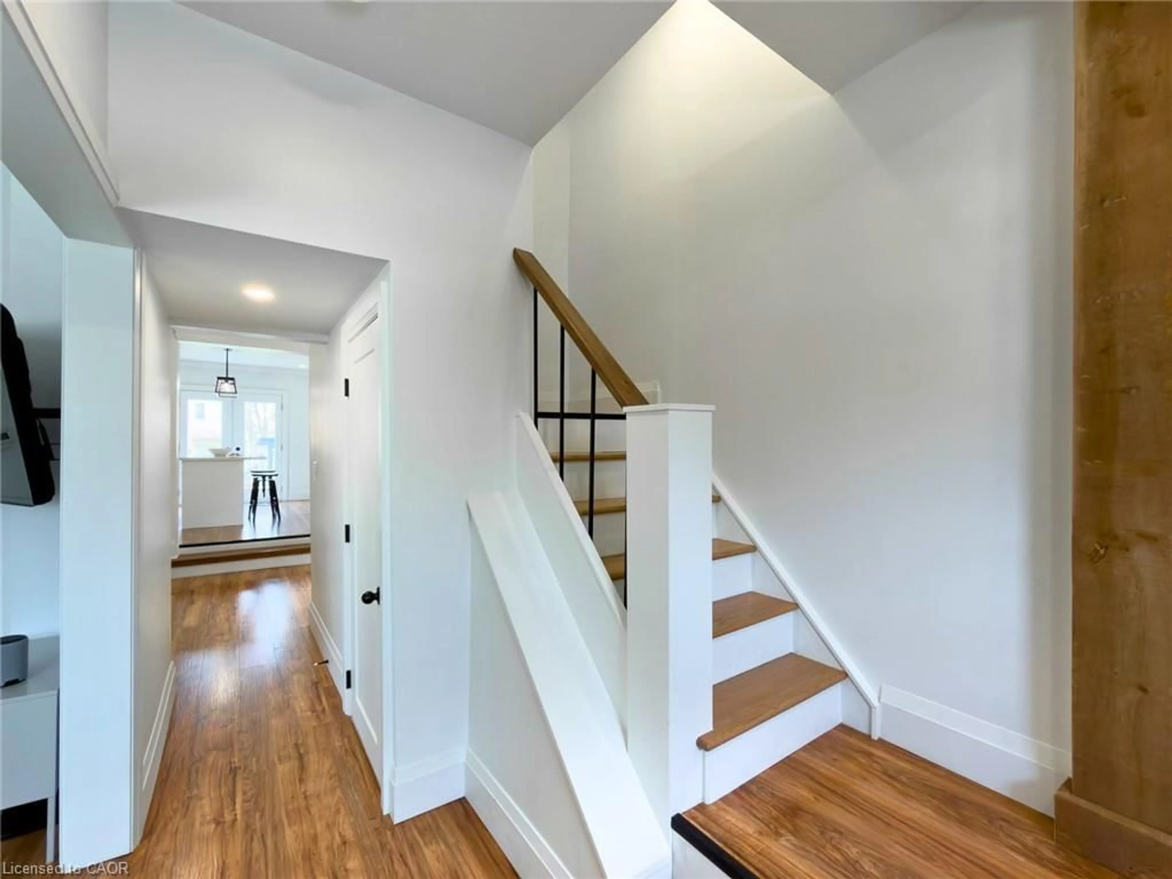 Stairs for 138 Cavell Ave, Hamilton Ontario L8L 7E5