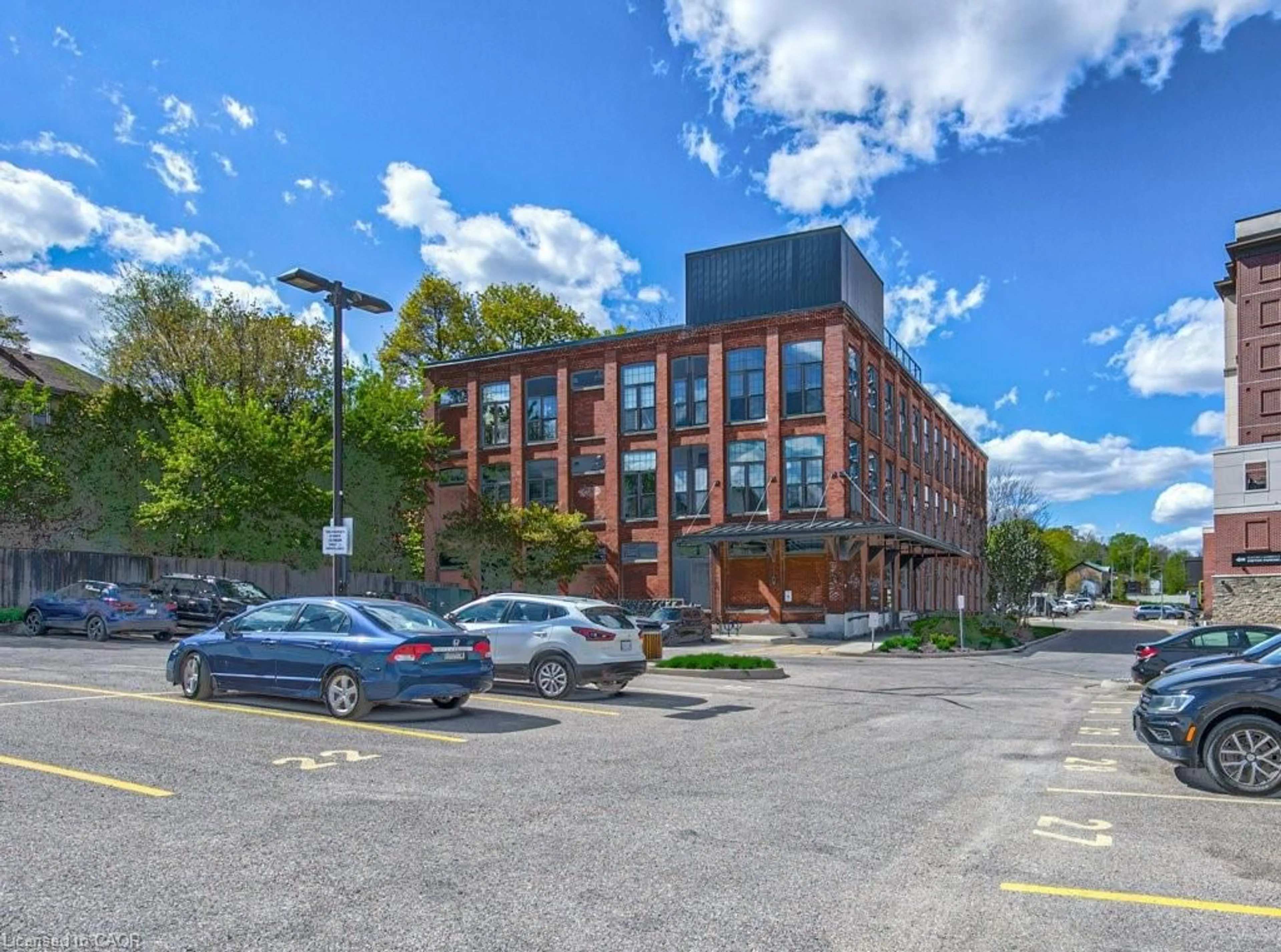 Unknown for 24 Cedar St #101, Cambridge Ontario N1S 0B2