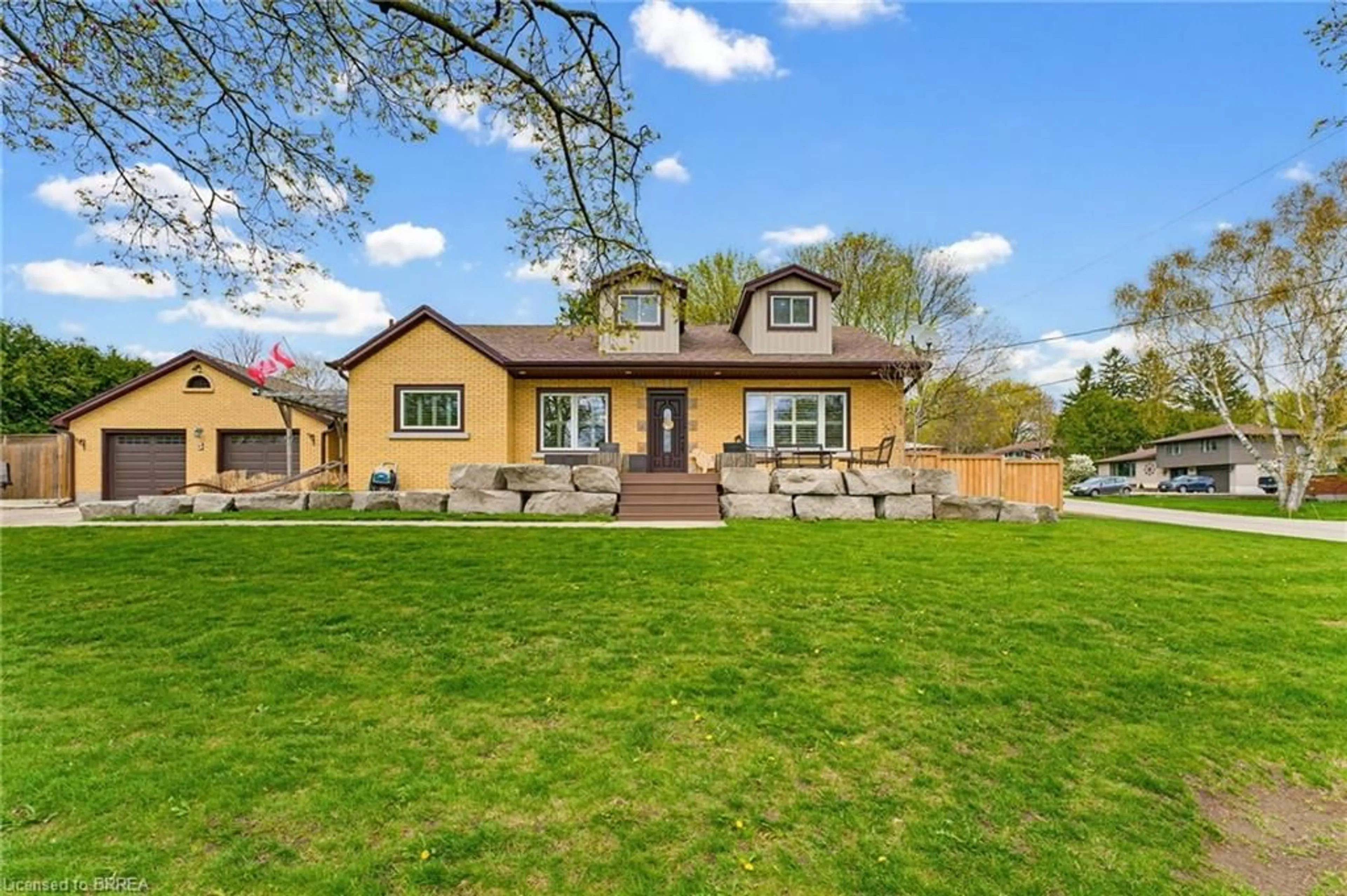 A pic from outside/outdoor area/front of a property/back of a property/a pic from drone, street for 3 Elizabeth St, St. George Ontario N0E 1N0