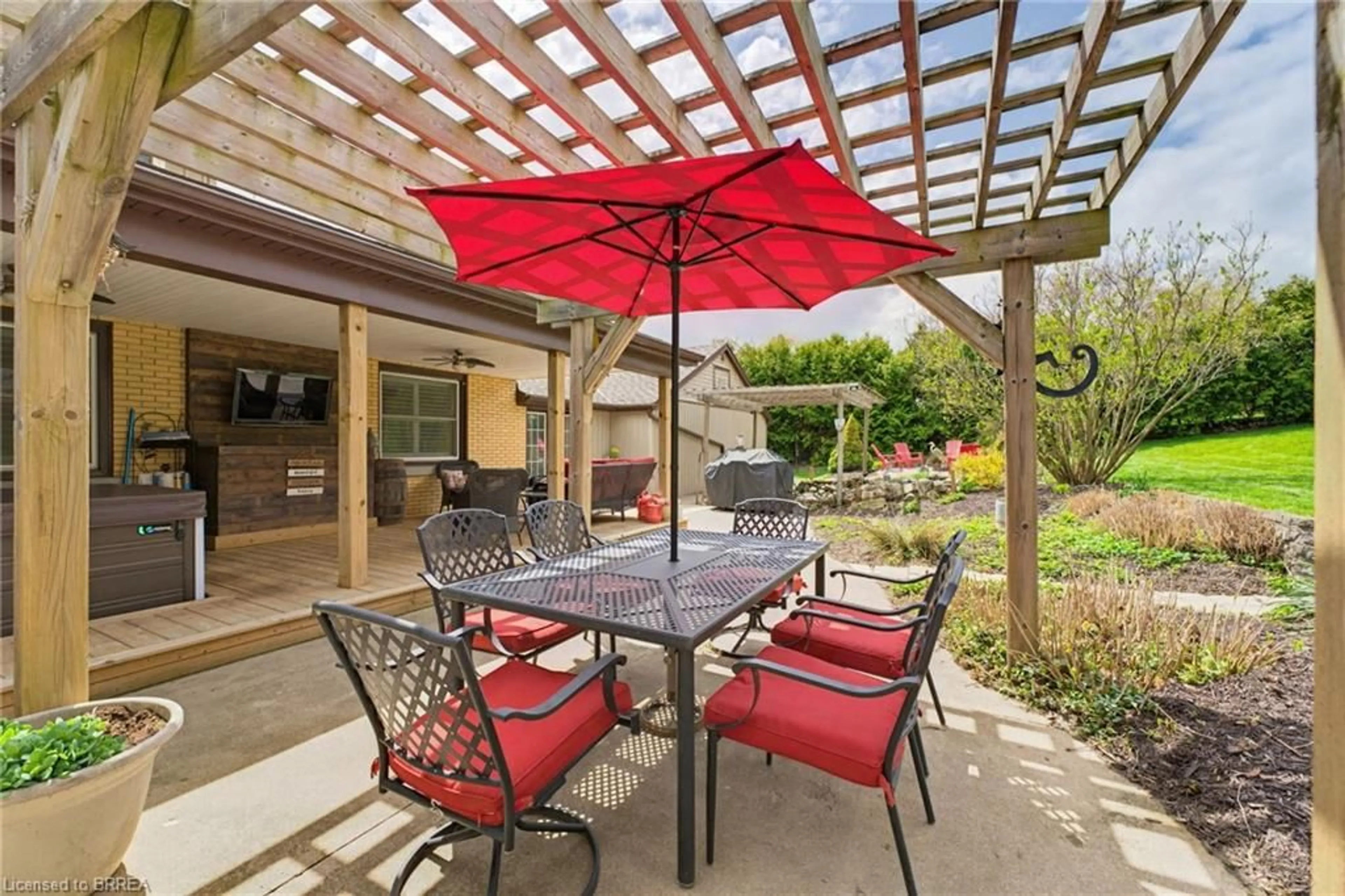 Patio, street for 3 Elizabeth St, St. George Ontario N0E 1N0