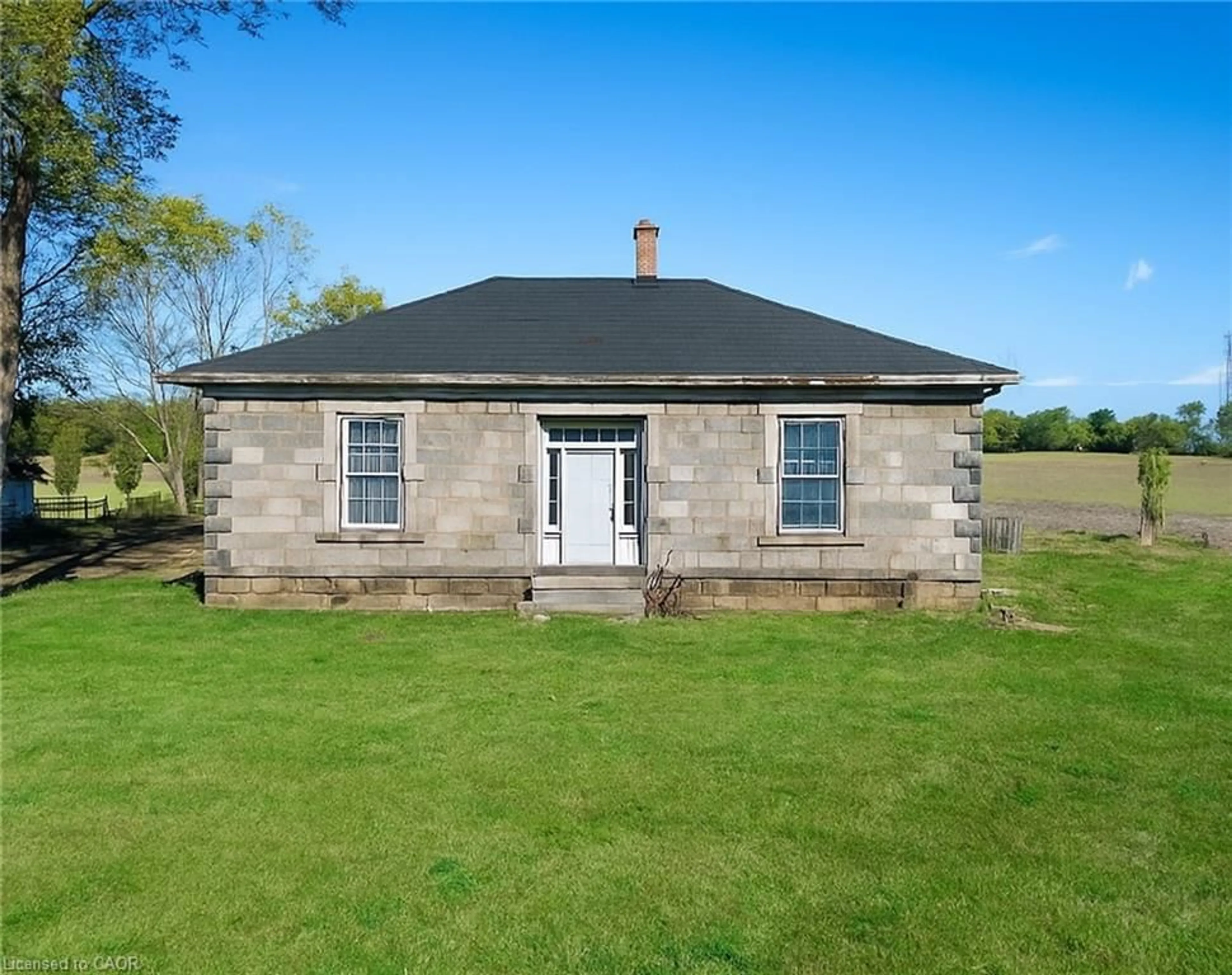A pic from outside/outdoor area/front of a property/back of a property/a pic from drone, building for 343 Blue Lake Rd, St. George Ontario N0E 1N0