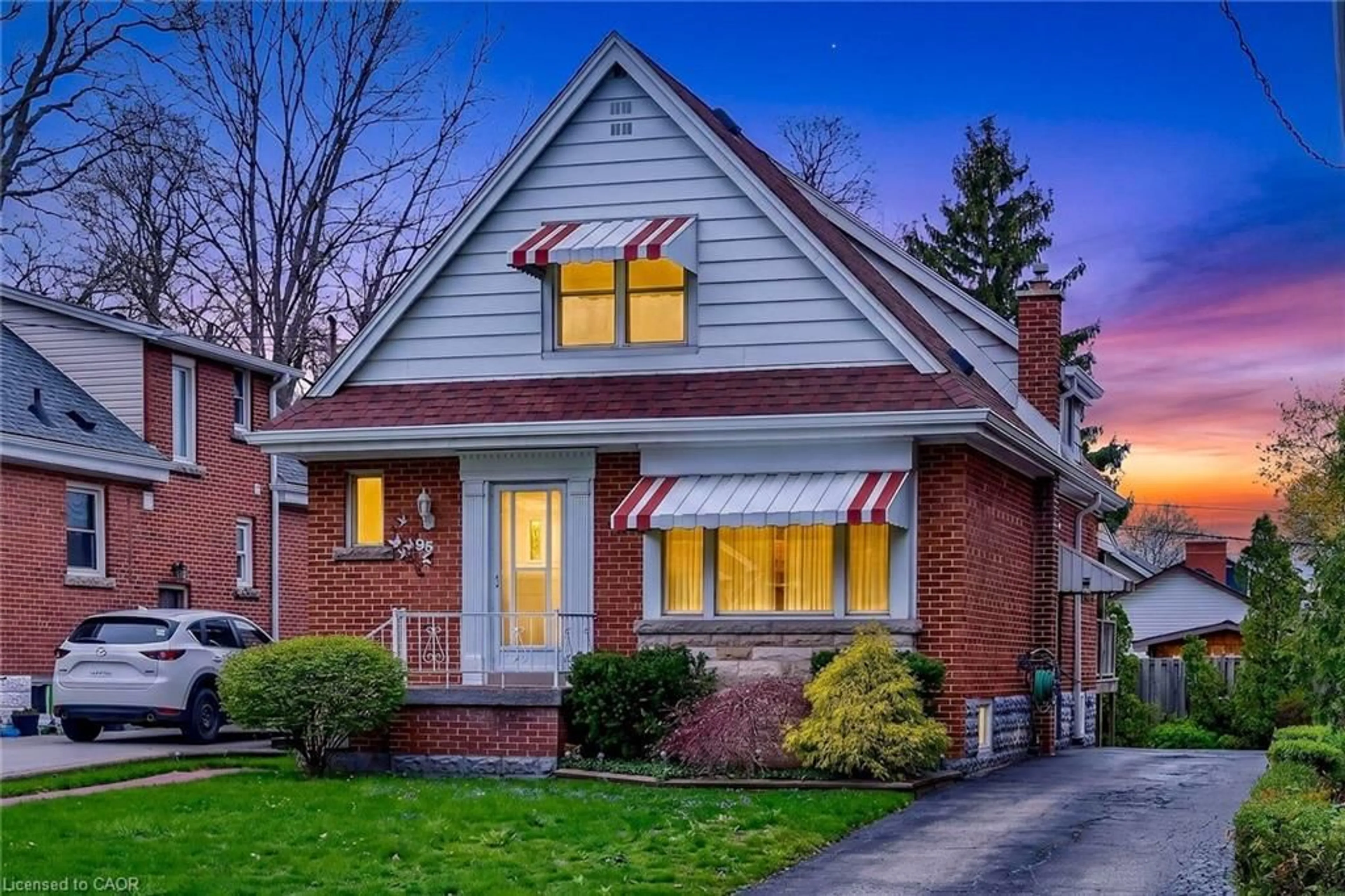 Home with brick exterior material, street for 95 Empress Ave, Hamilton Ontario L9A 1M5