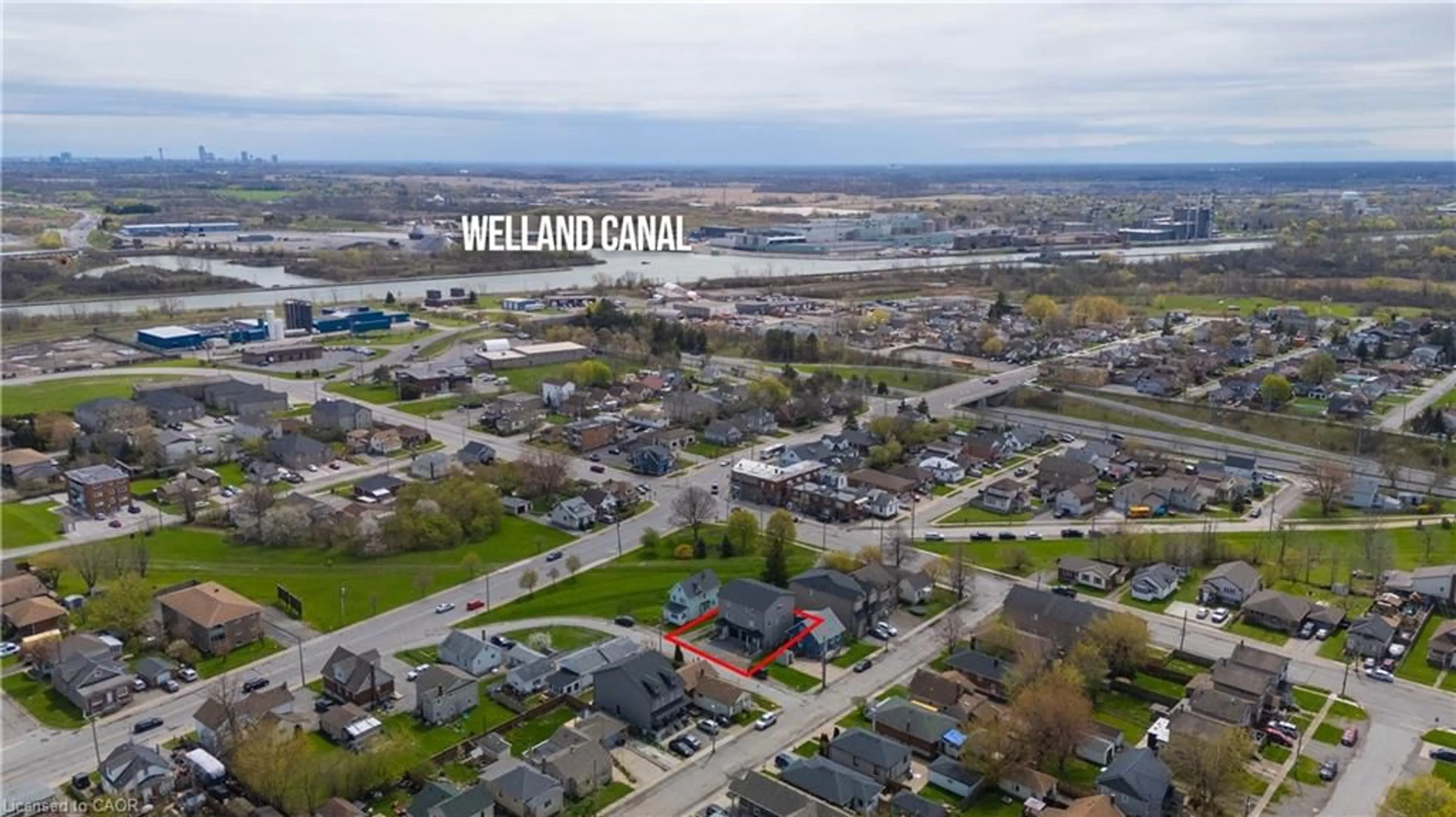 A pic from outside/outdoor area/front of a property/back of a property/a pic from drone, water/lake/river/ocean view for 3 Hagar St, Thorold Ontario L2V 3J3