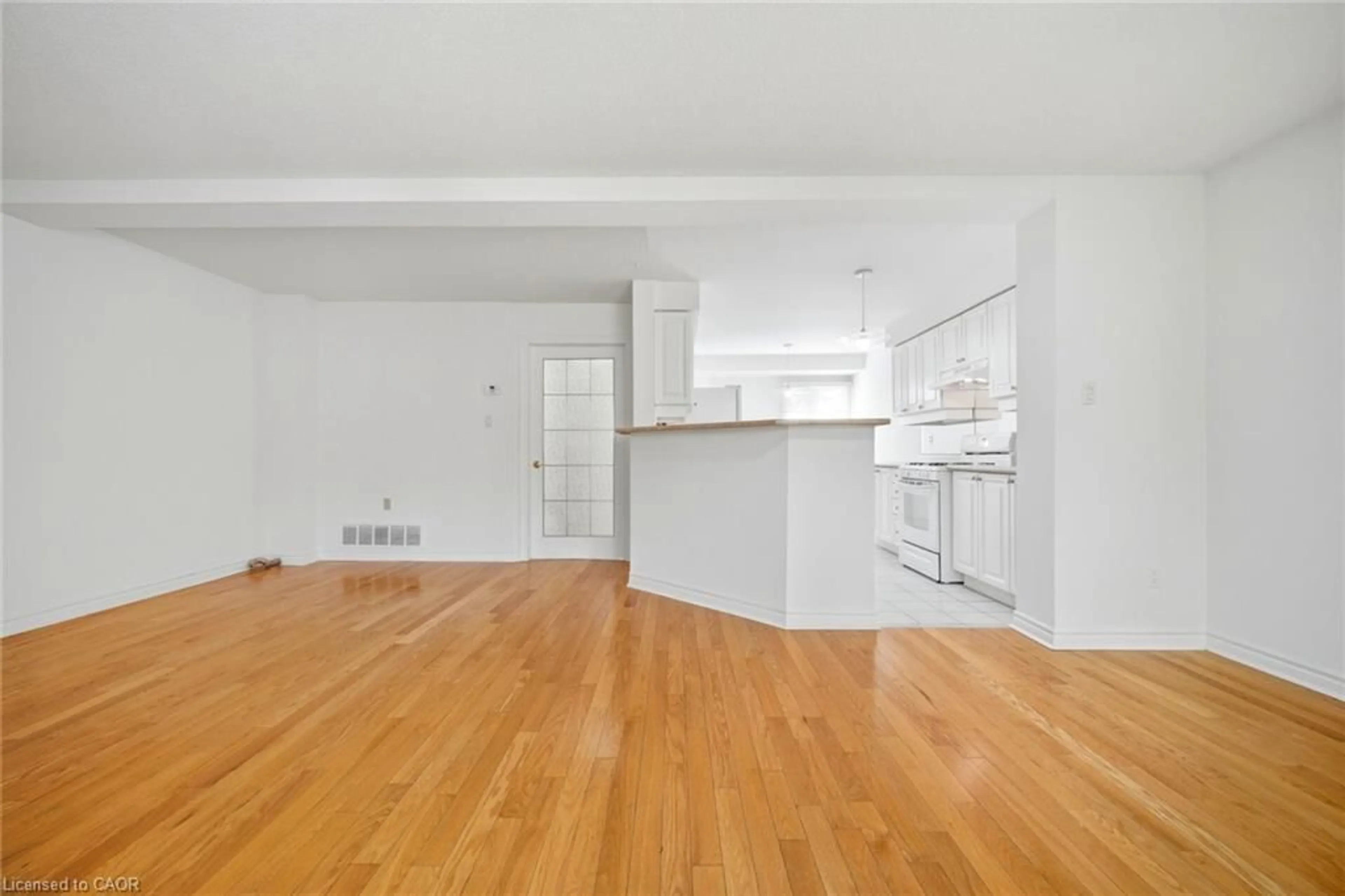 A pic of a room for 2275 Credit Valley Rd #49, Mississauga Ontario L5M 4N5