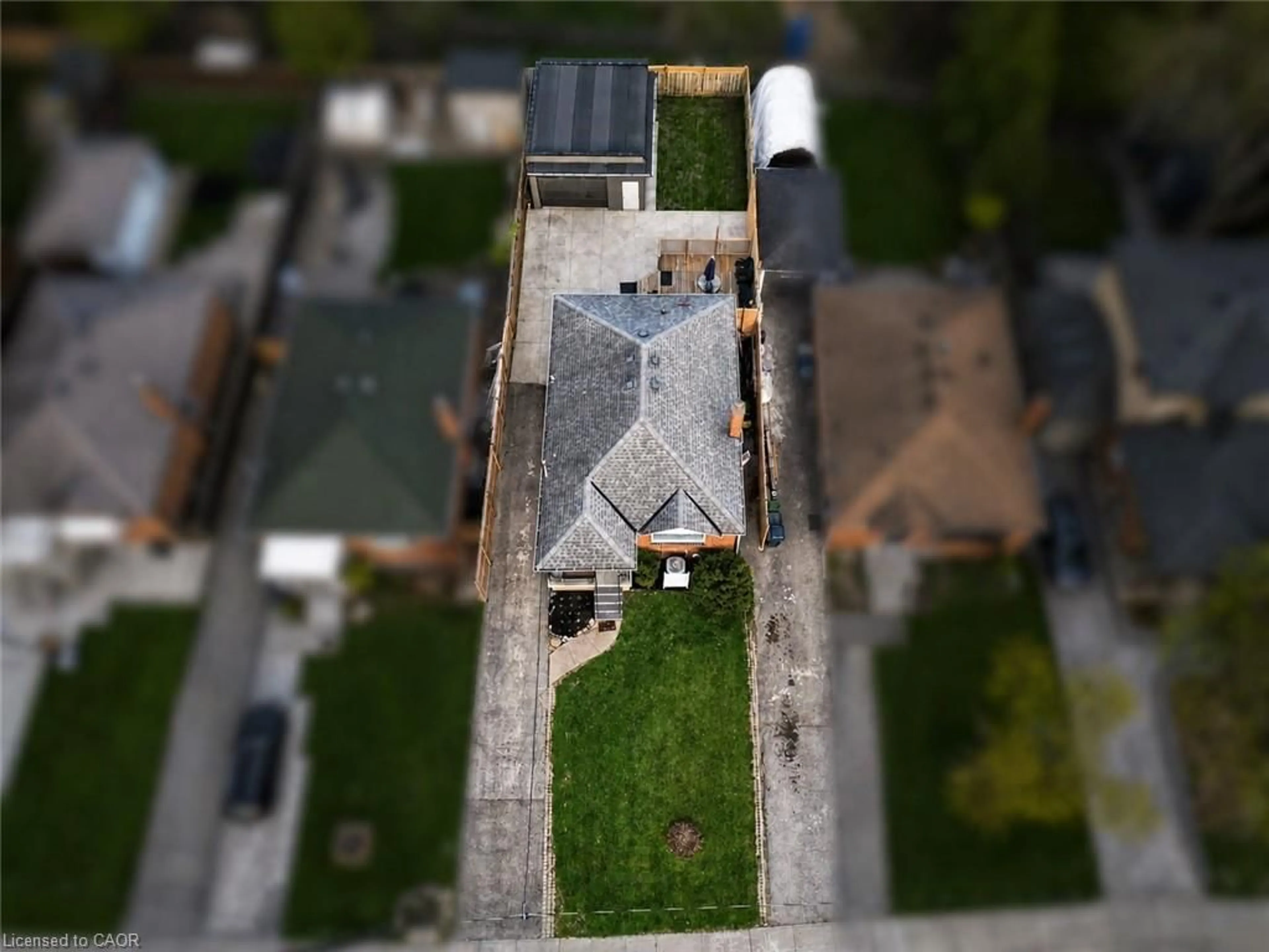 A pic from outside/outdoor area/front of a property/back of a property/a pic from drone, street for 75 Cynthia Rd, York Ontario M6N 2P8