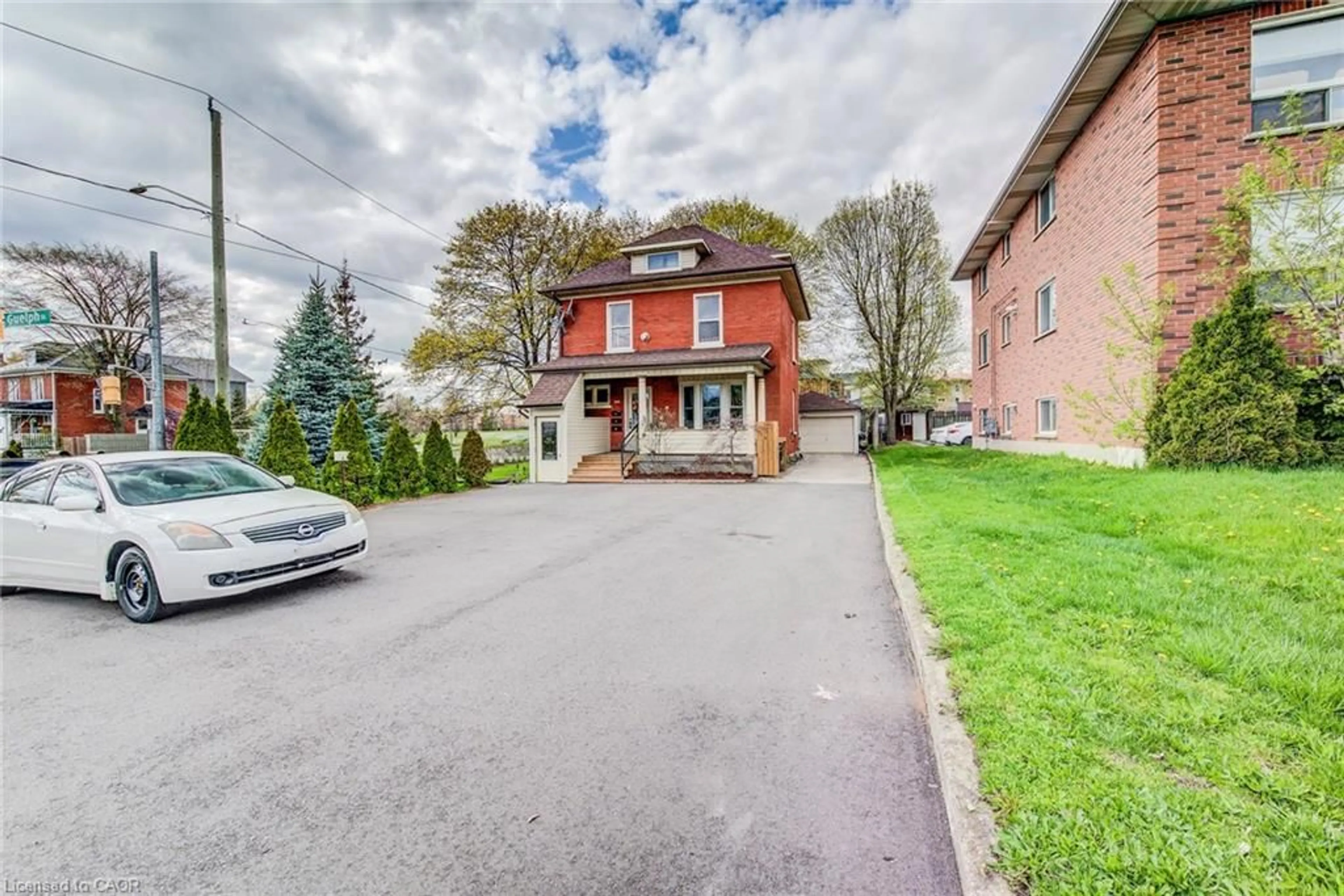 Unknown for 306 Guelph St, Kitchener Ontario N2H 5X3