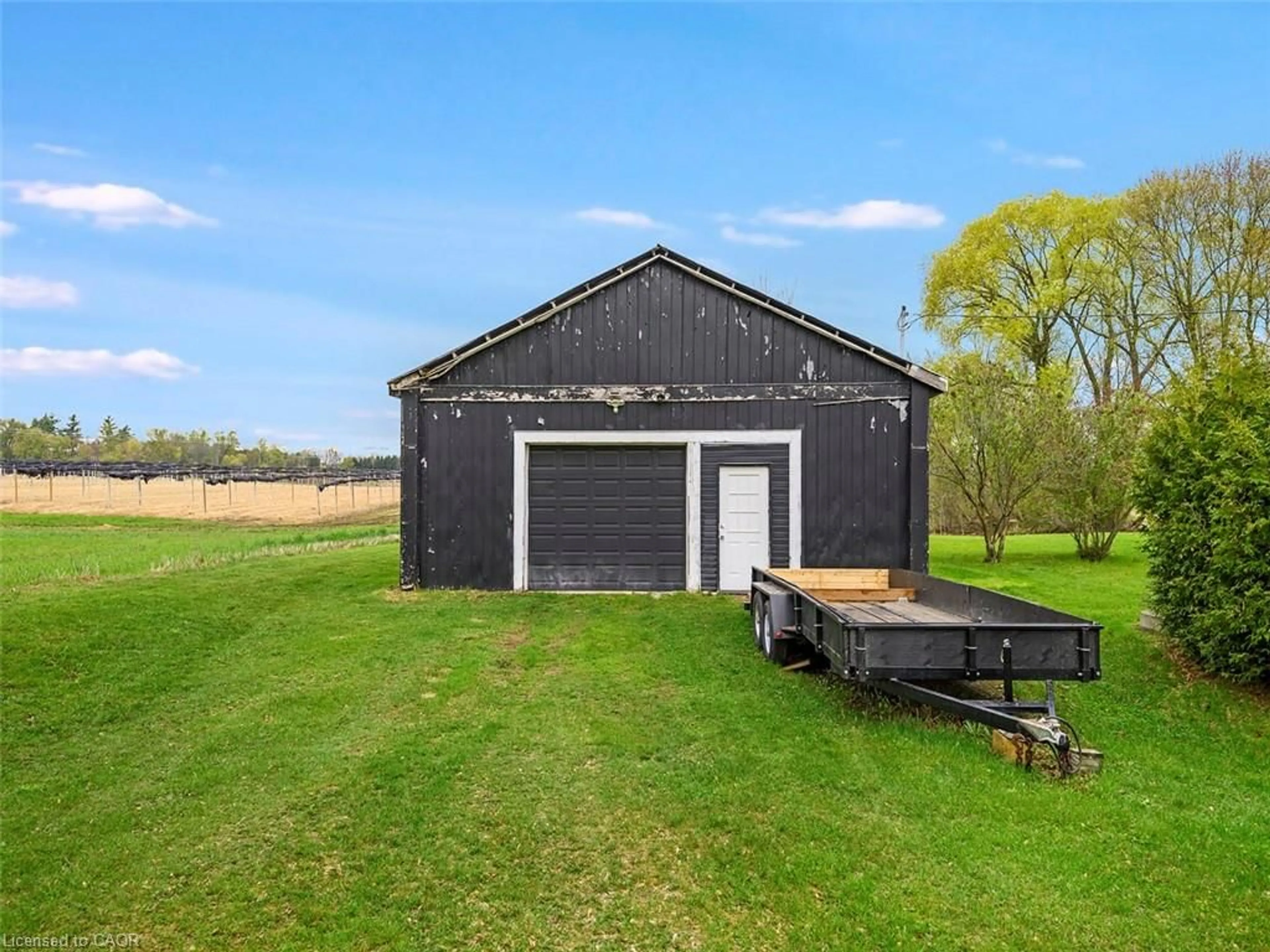 Shed for 11 War Rd, Brantford Ontario N3T 5L6