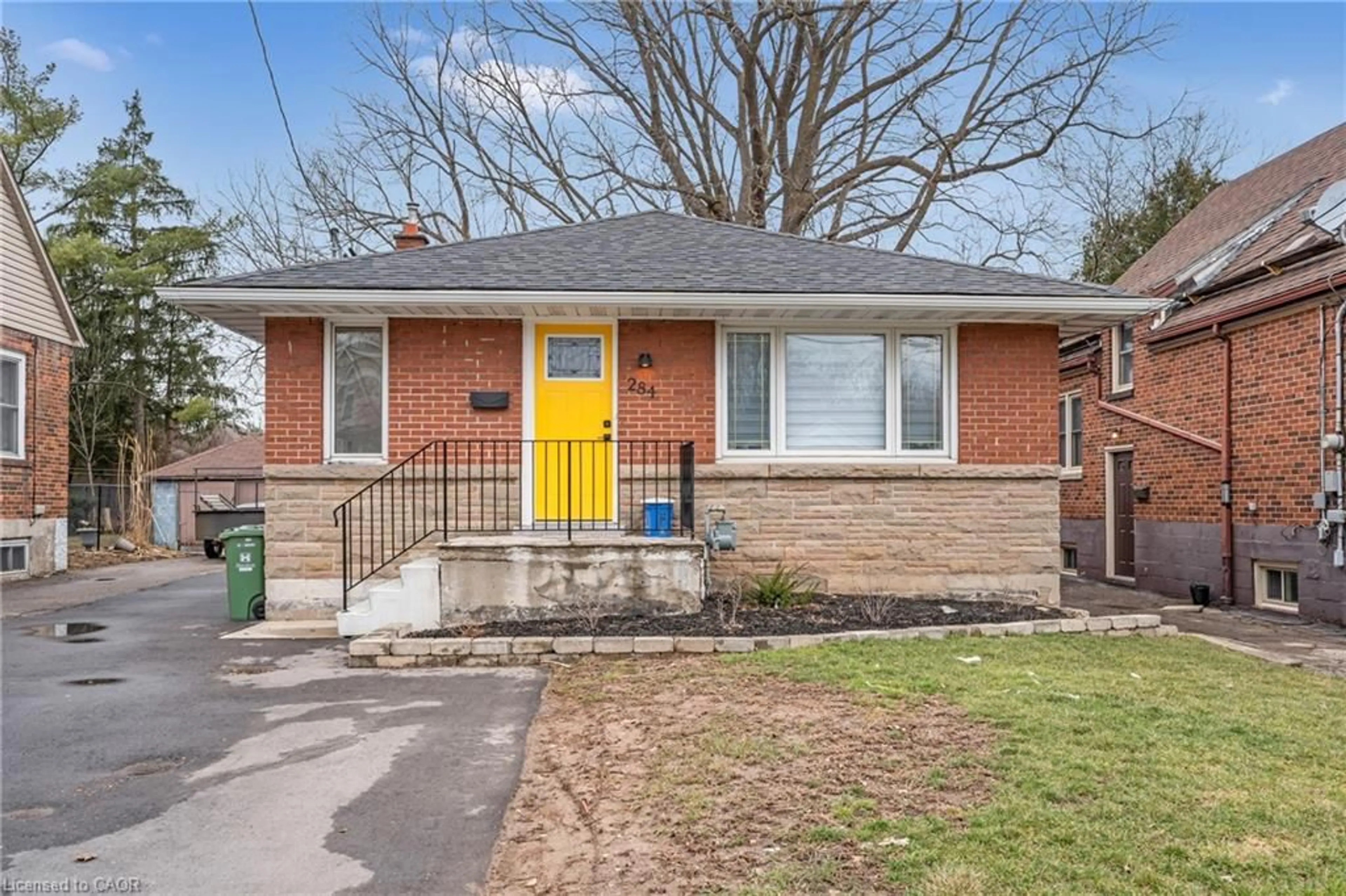 Home with brick exterior material, street for 284 Bowman St, Hamilton Ontario L8S 2V3