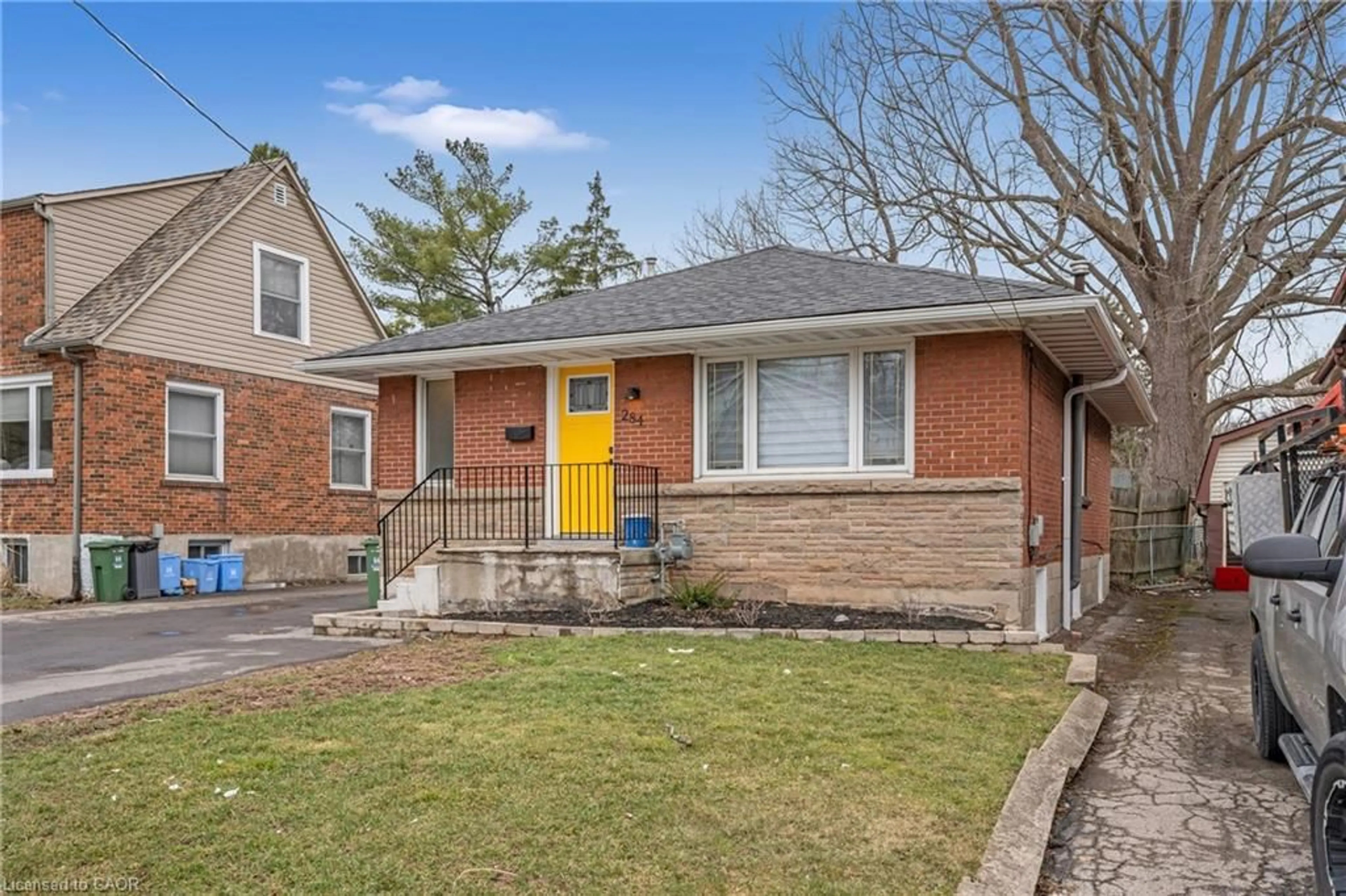 Home with brick exterior material, street for 284 Bowman St, Hamilton Ontario L8S 2V3