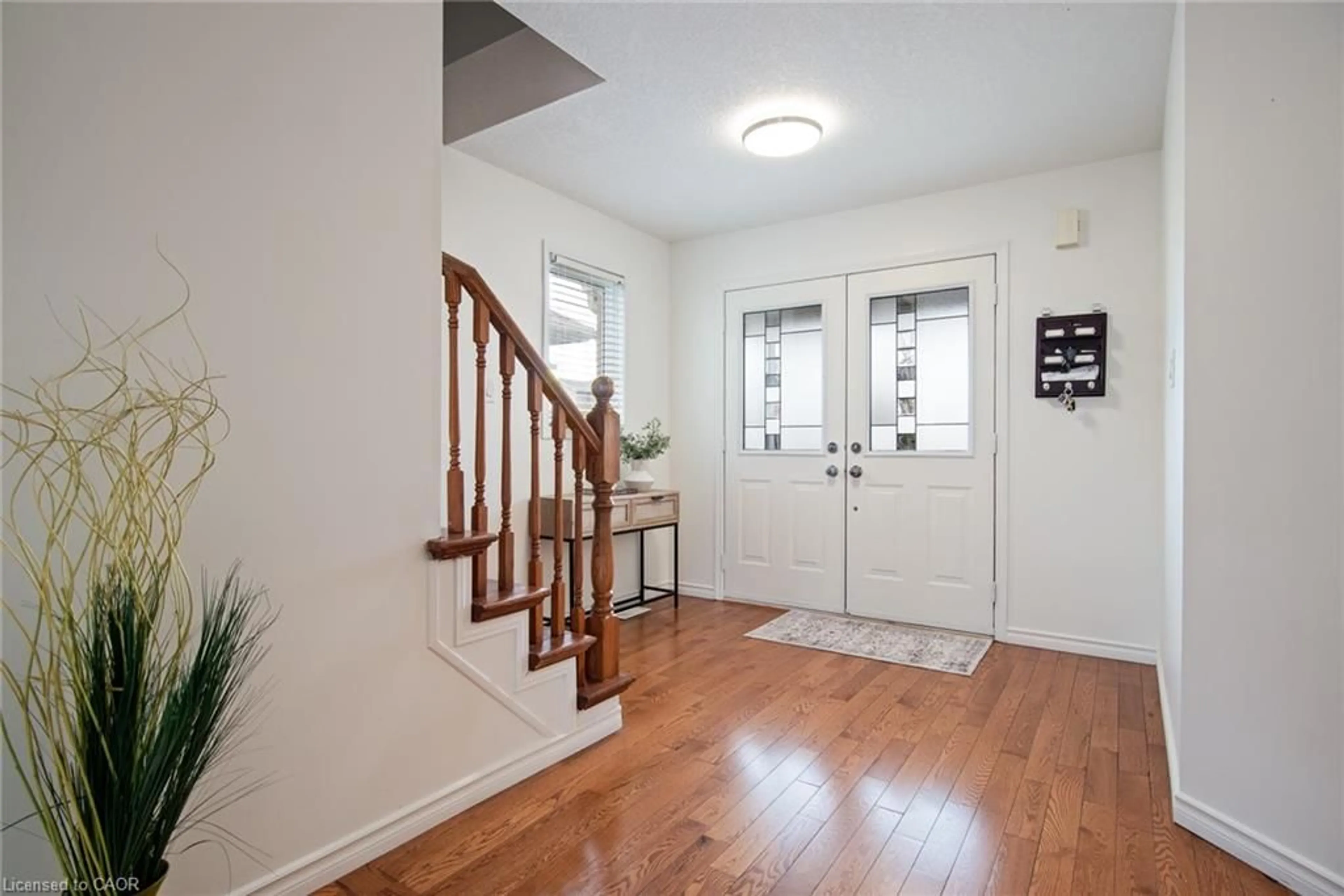 Indoor entryway for 638 Windflower Cres, Kitchener Ontario N2E 3S9