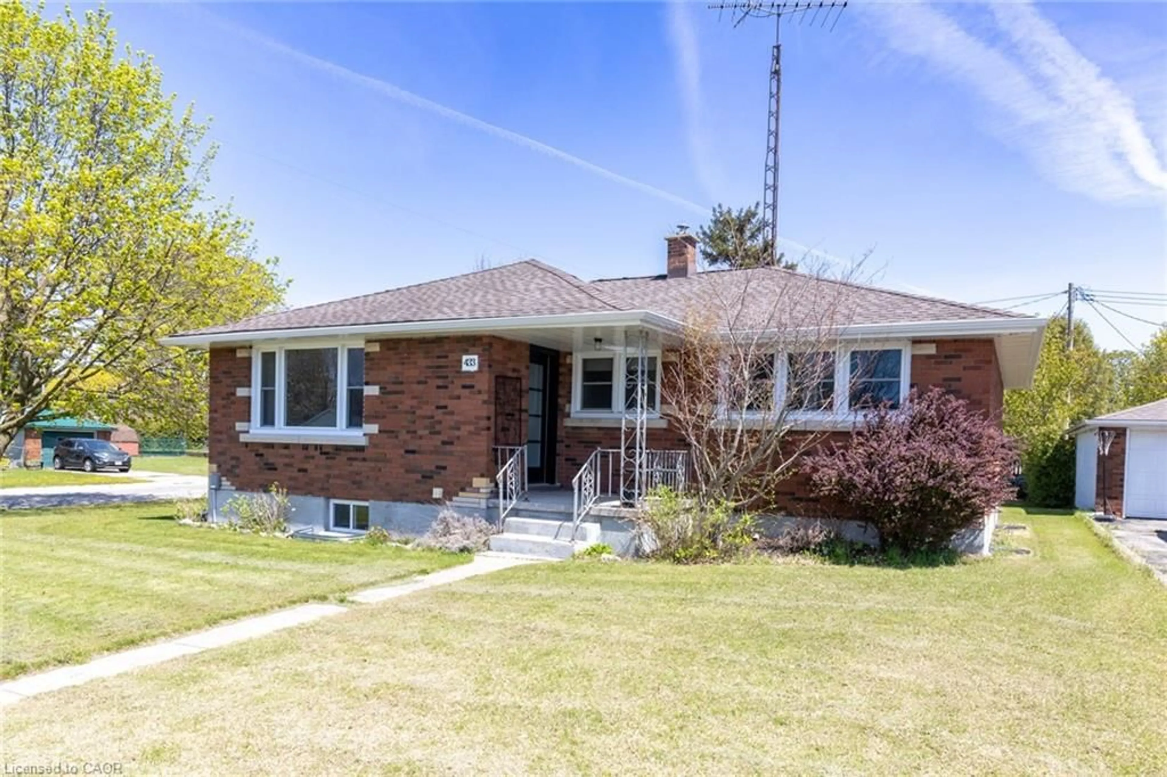 Home with brick exterior material, street for 433 Northern Ave, Delhi Ontario N4B 2R7