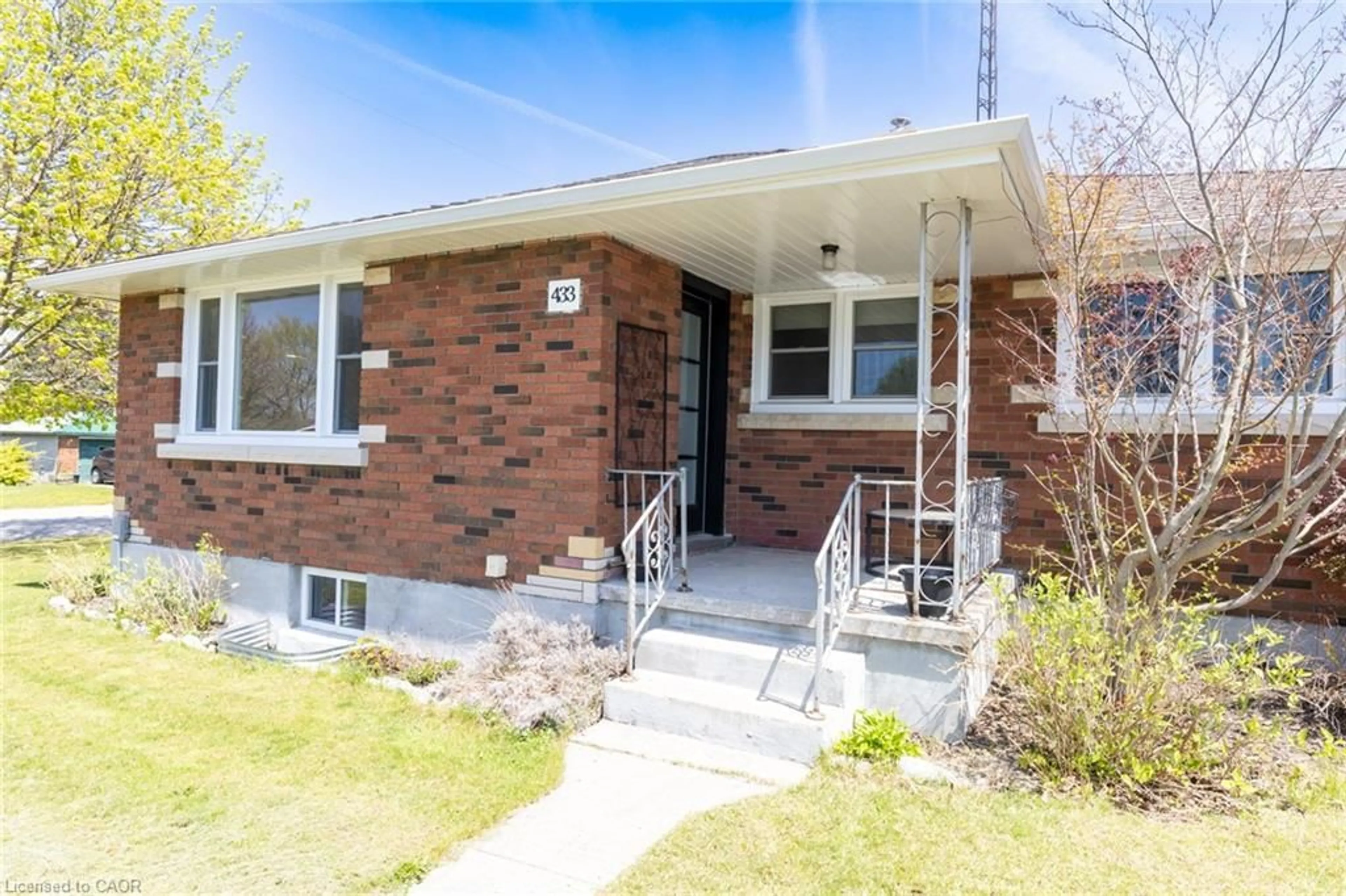 Home with brick exterior material, street for 433 Northern Ave, Delhi Ontario N4B 2R7