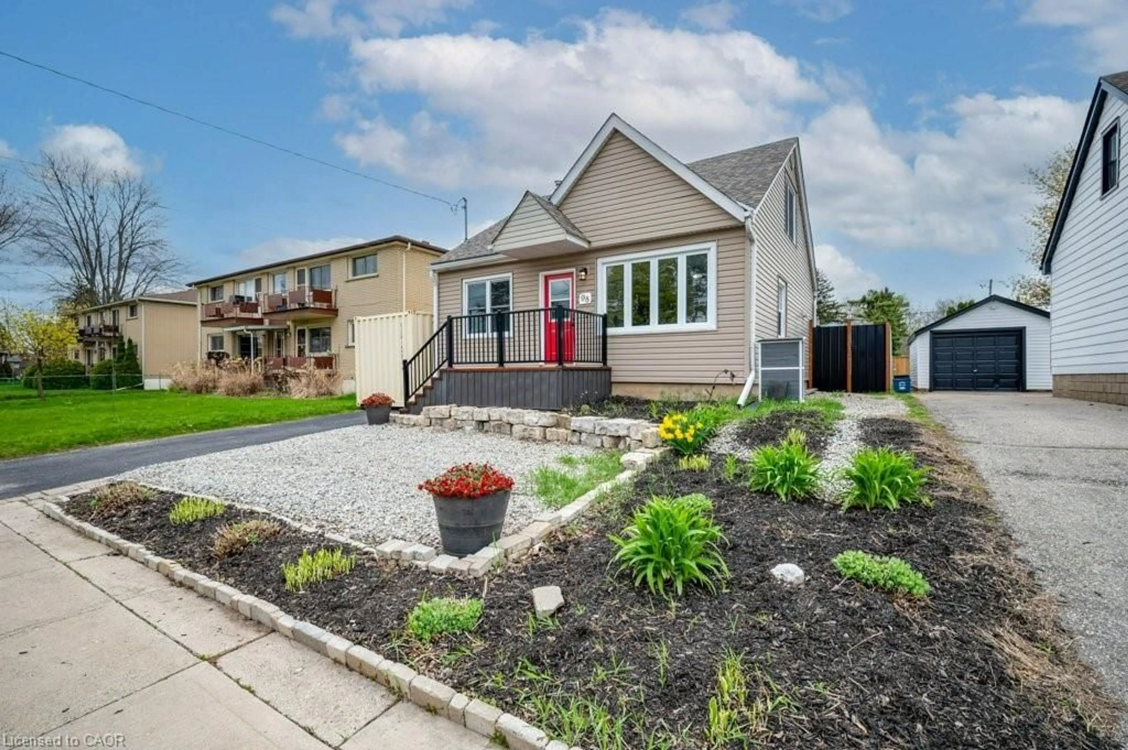 Home with vinyl exterior material, street for 98 Morton Ave, Brantford Ontario N3R 2P1