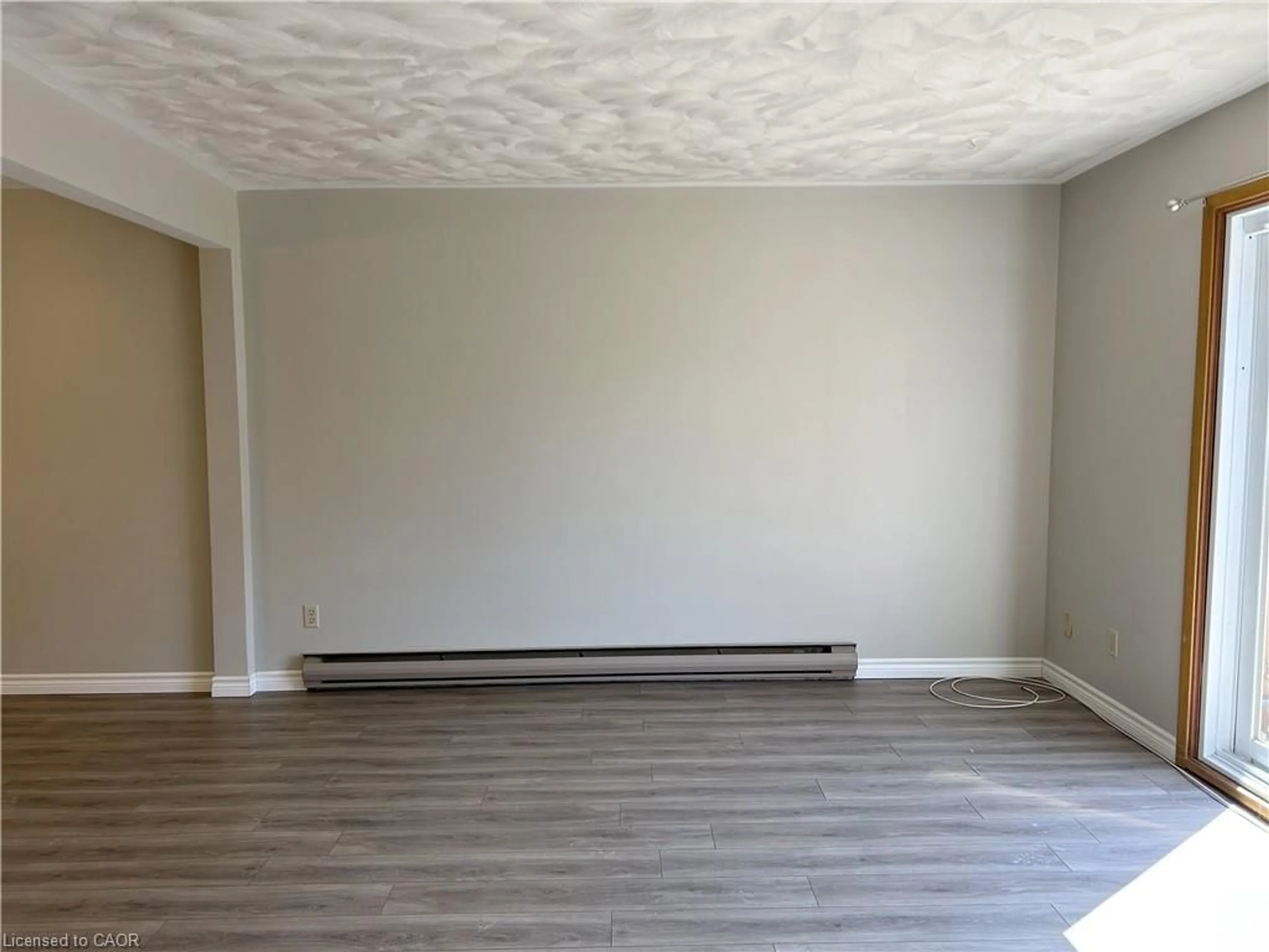 A pic of a room for 10 Montclair Cres, Simcoe Ontario N3Y 4R9