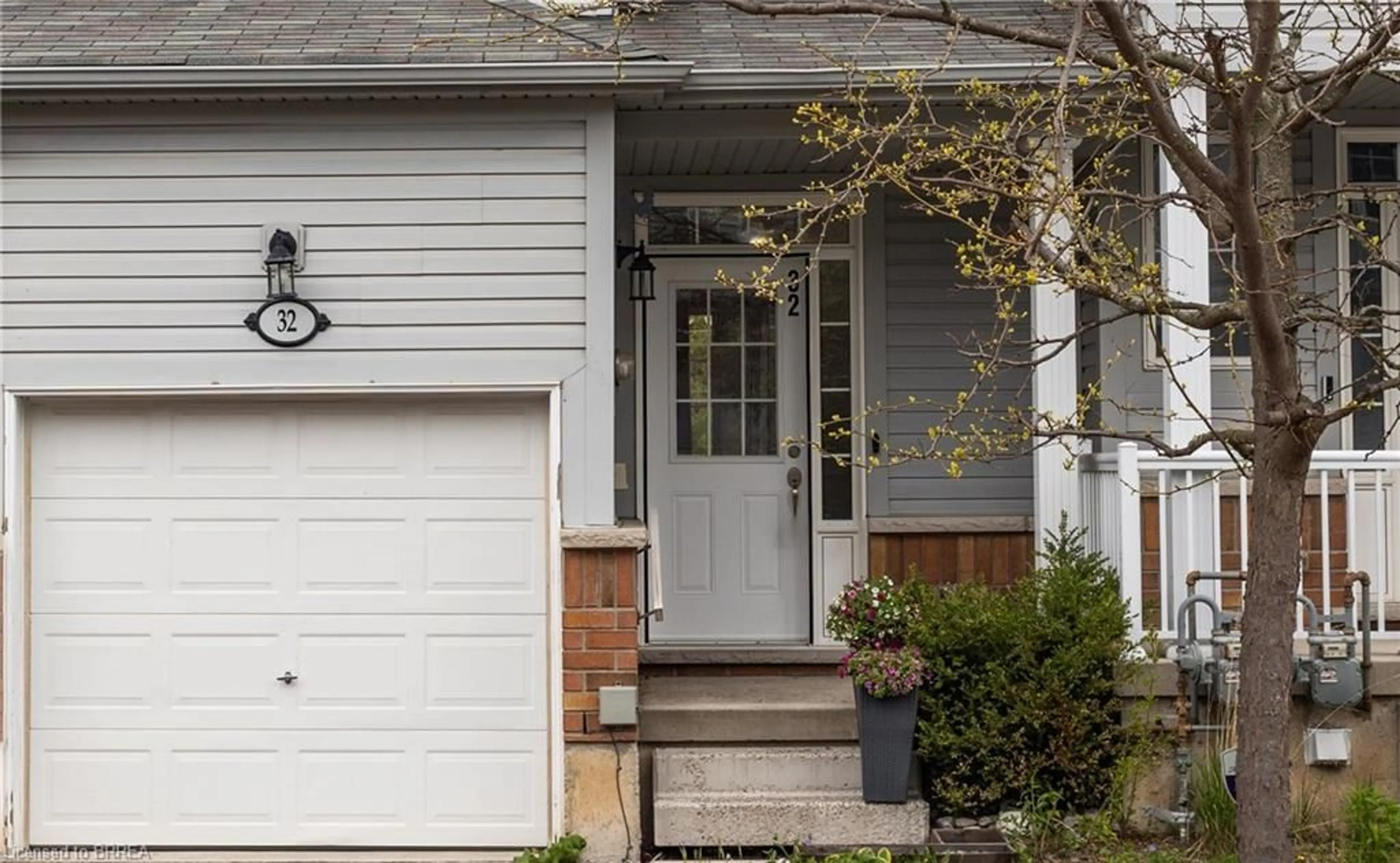 Home with vinyl exterior material, street for 21 Diana Ave #32, Brantford Ontario N3T 0G7