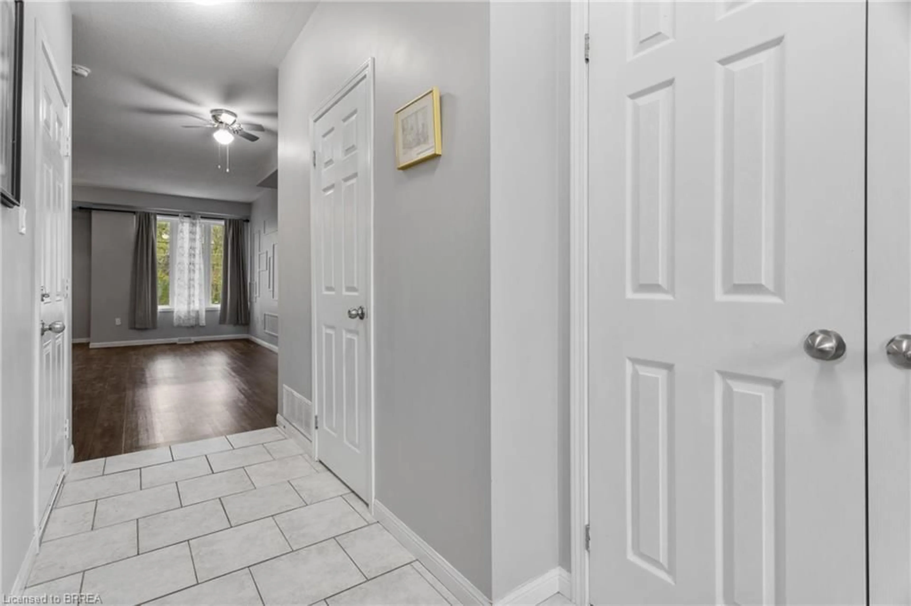 Indoor entryway for 21 Diana Ave #32, Brantford Ontario N3T 0G7