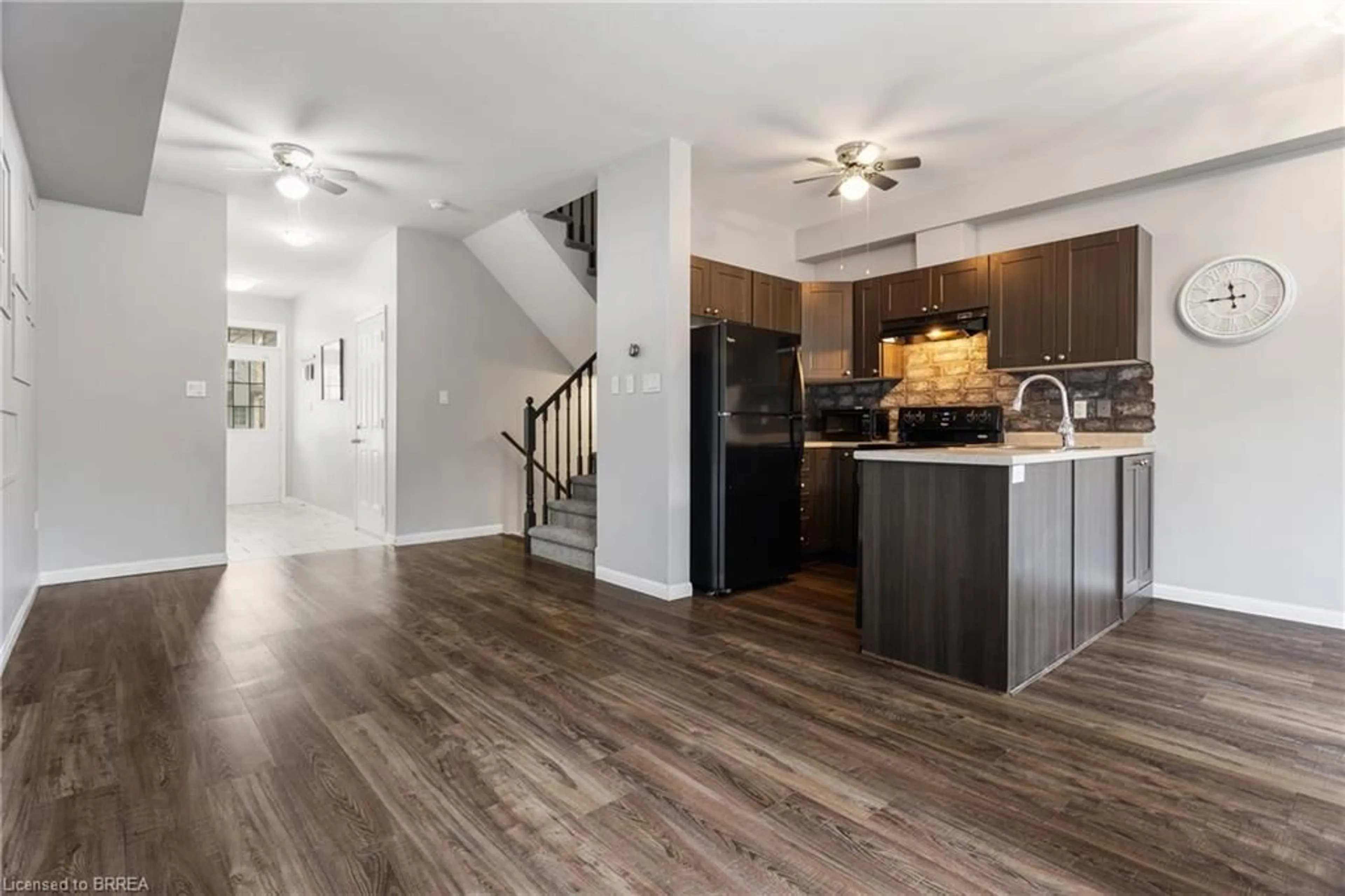 Open concept kitchen, unknown for 21 Diana Ave #32, Brantford Ontario N3T 0G7