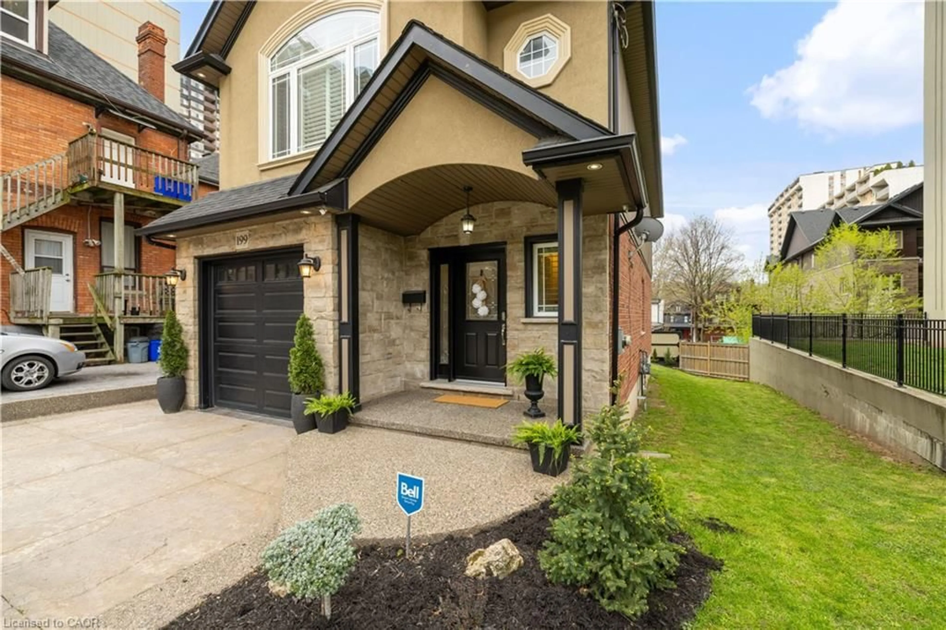 Home with brick exterior material, street for 199 Hunter St, Hamilton Ontario L8P 1R7