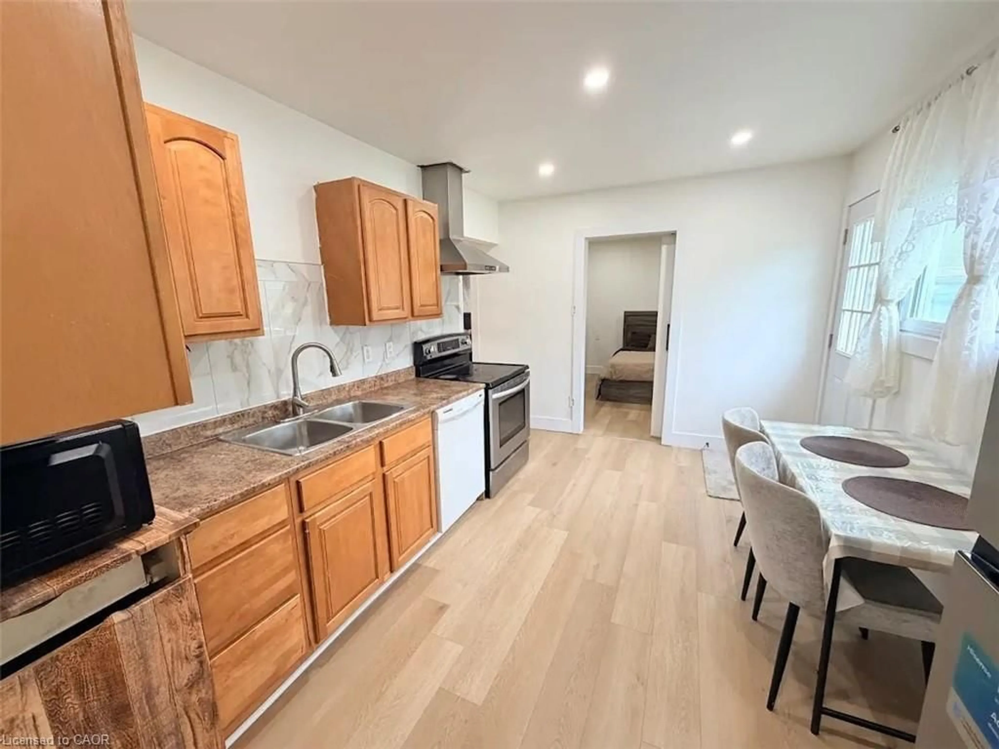 Open concept kitchen, unknown for 190 Helena Ave, London Ontario N5Z 3M2