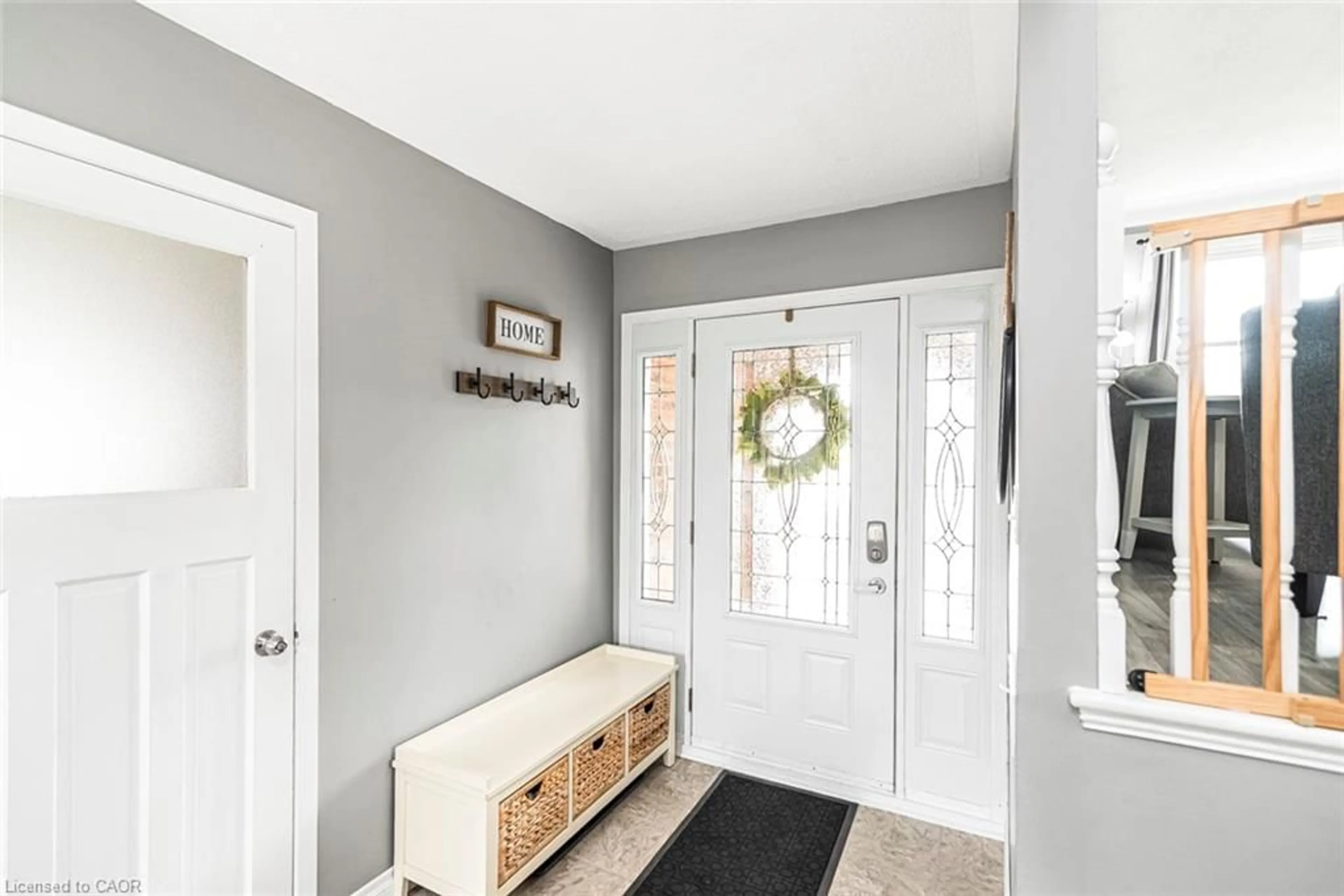 Indoor entryway for 34 Oswego Park Rd, Dunnville Ontario N1A 2W2