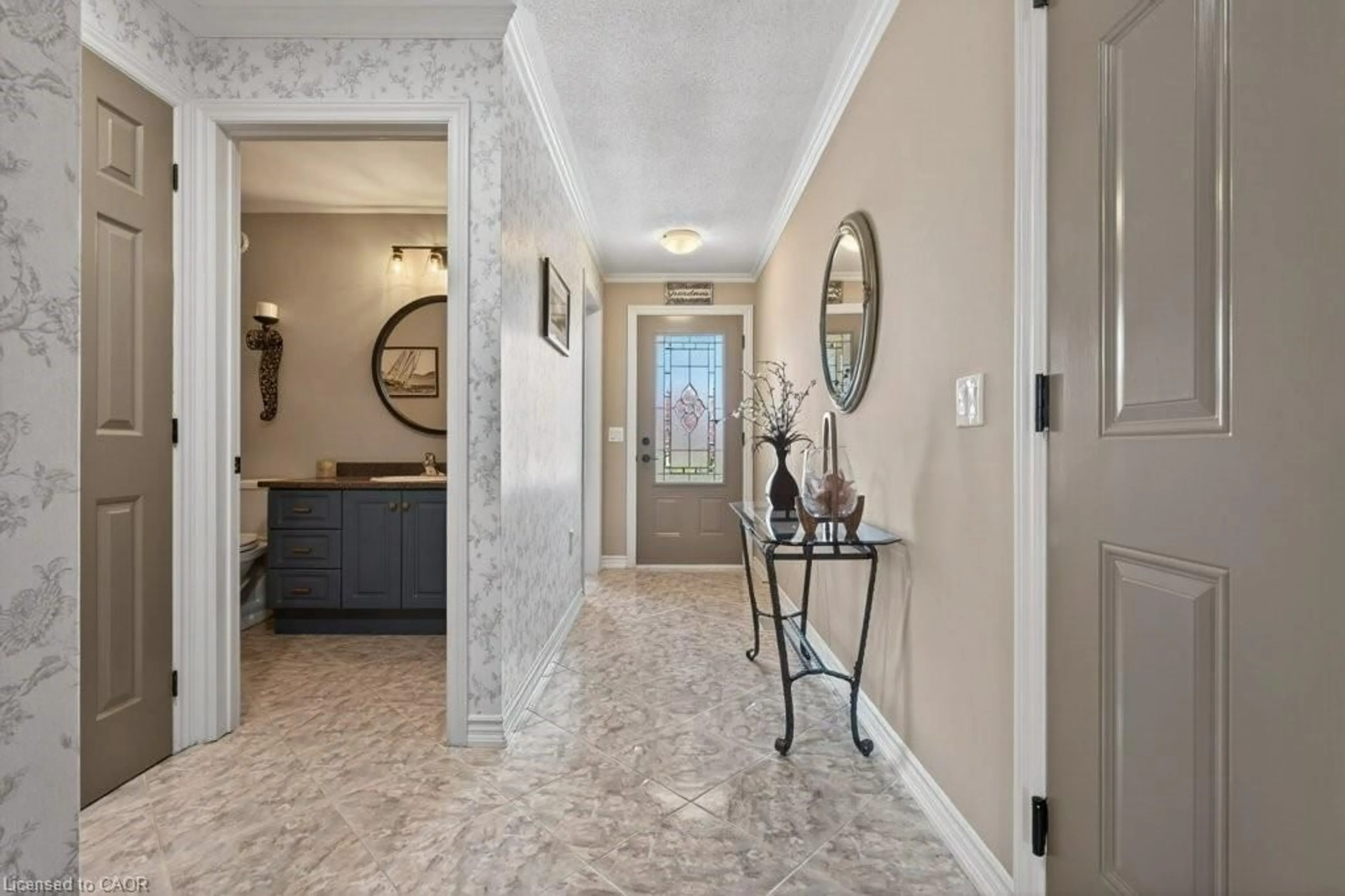 Indoor entryway for 3908 Rainbow Lane, Vineland Ontario L0R 2C0
