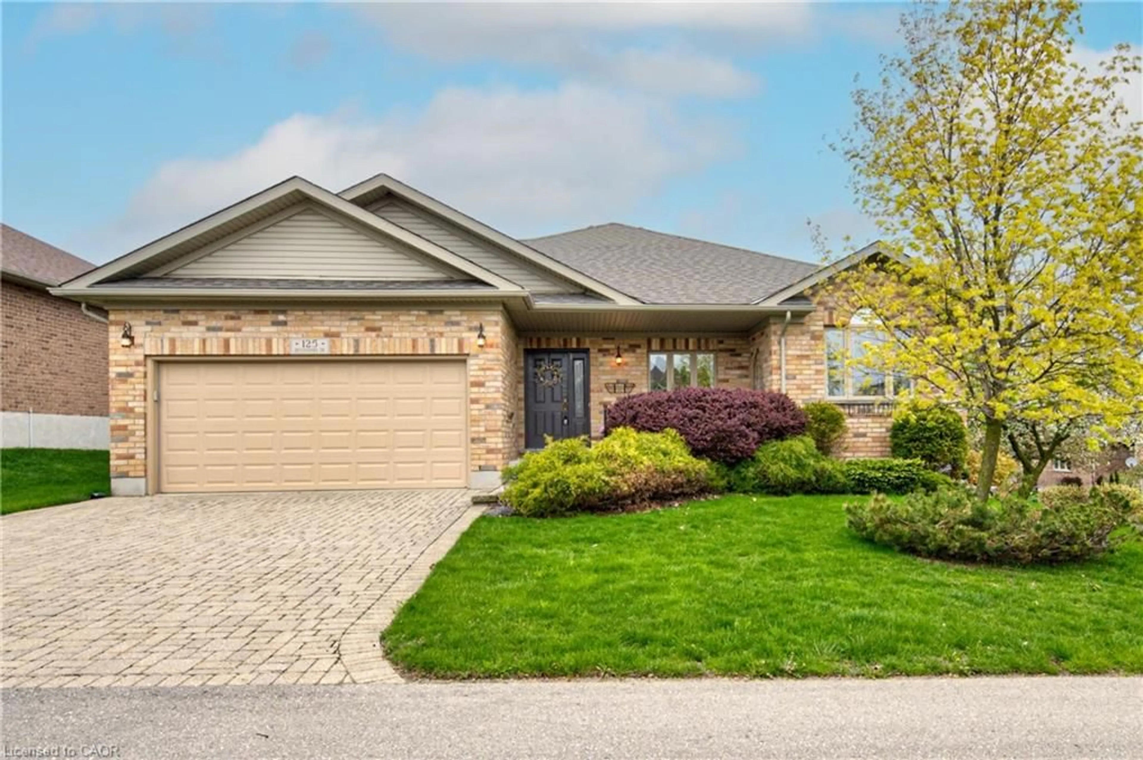 Home with brick exterior material, street for 125 Devonshire Dr, New Hamburg Ontario N3A 4J6