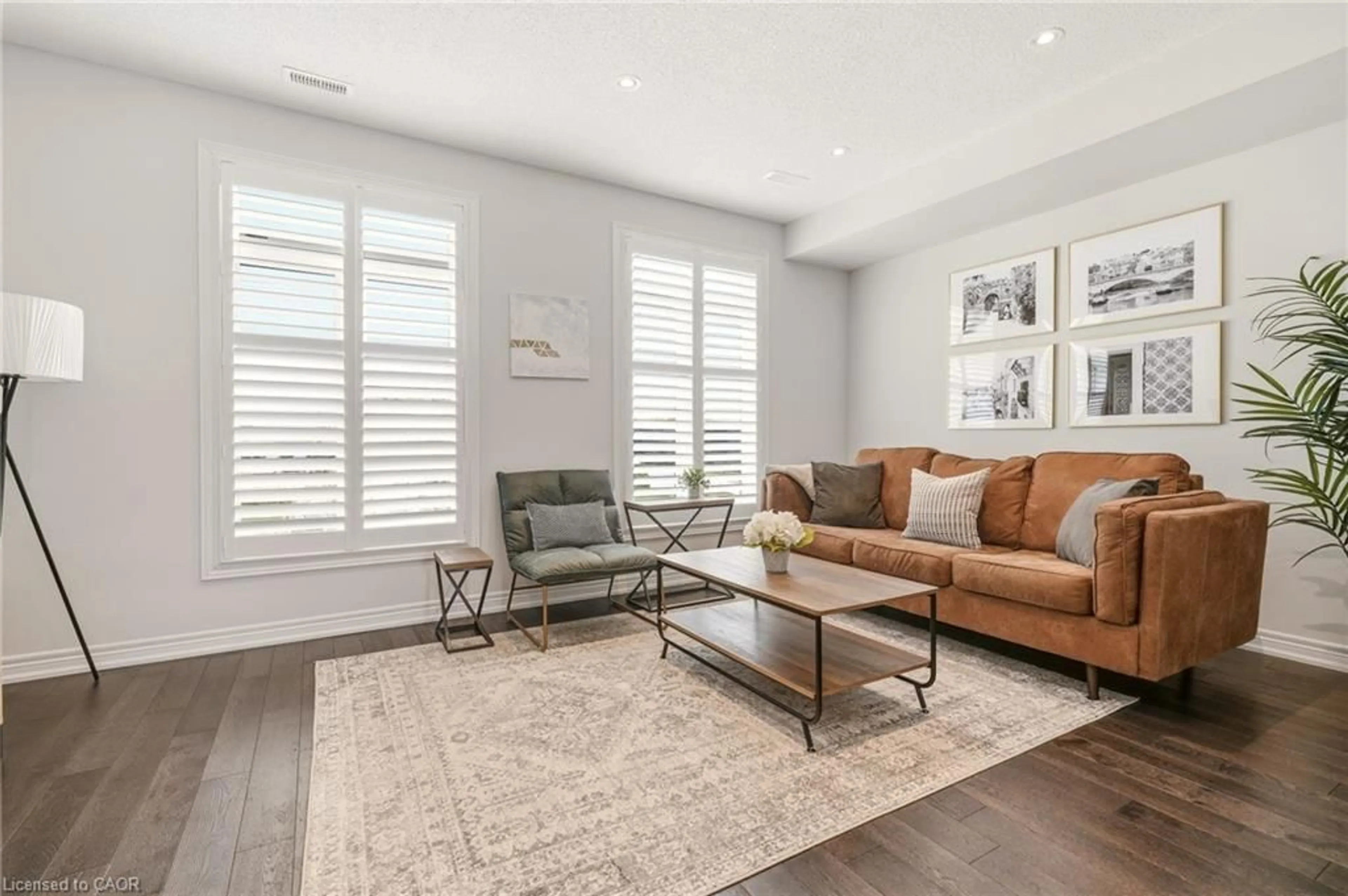 Living room with furniture, unknown for 4171 Palermo Common, Burlington Ontario L7L 0G7