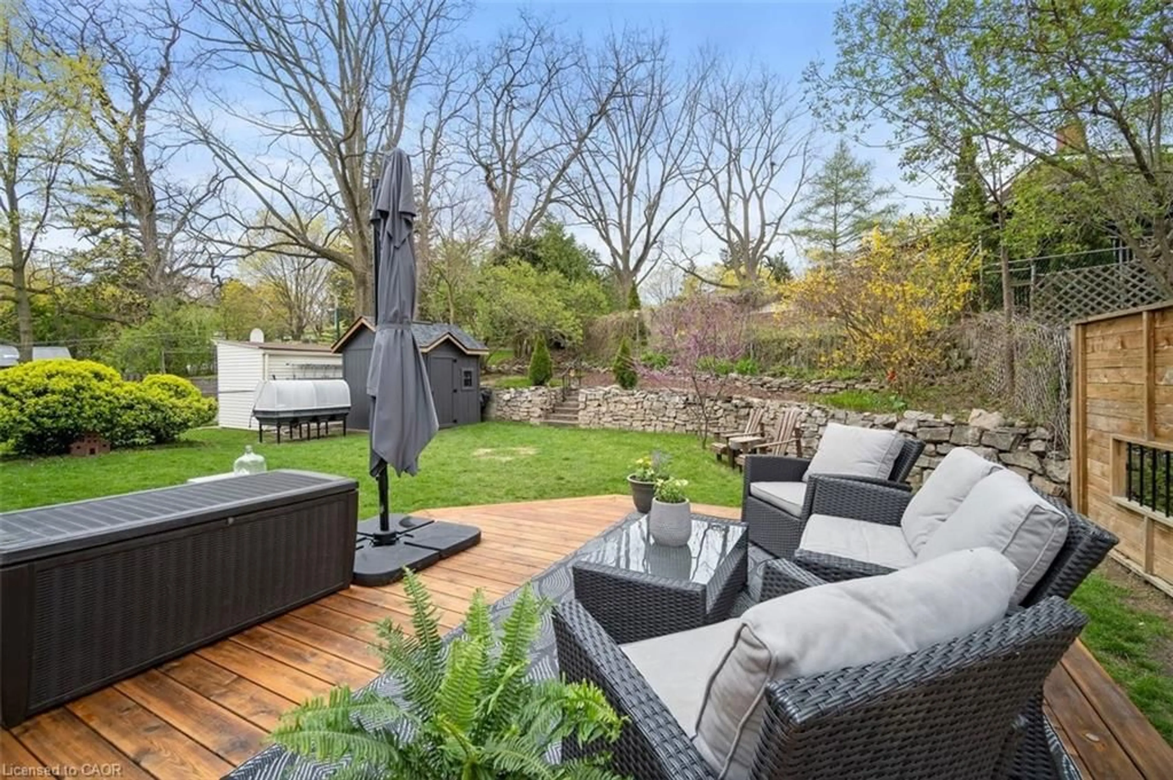 Patio, unknown for 137 York Rd, Dundas Ontario L9H 1L9